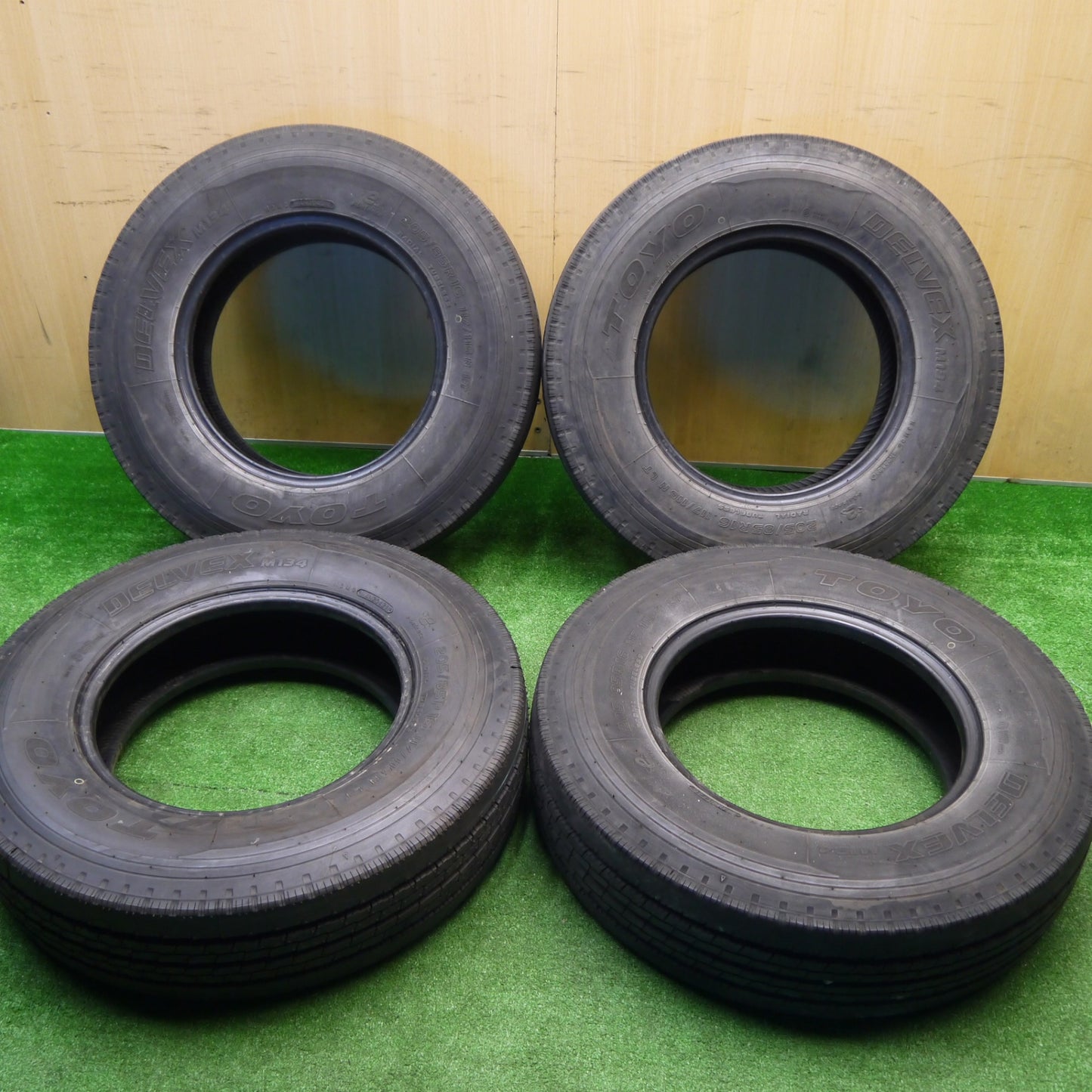 バリ溝！21年！ほぼ10分★トラック タイヤ 205/85R16 117/115N トーヨー デルベックス M134 DELVEX 16インチ★5102406Hノタ