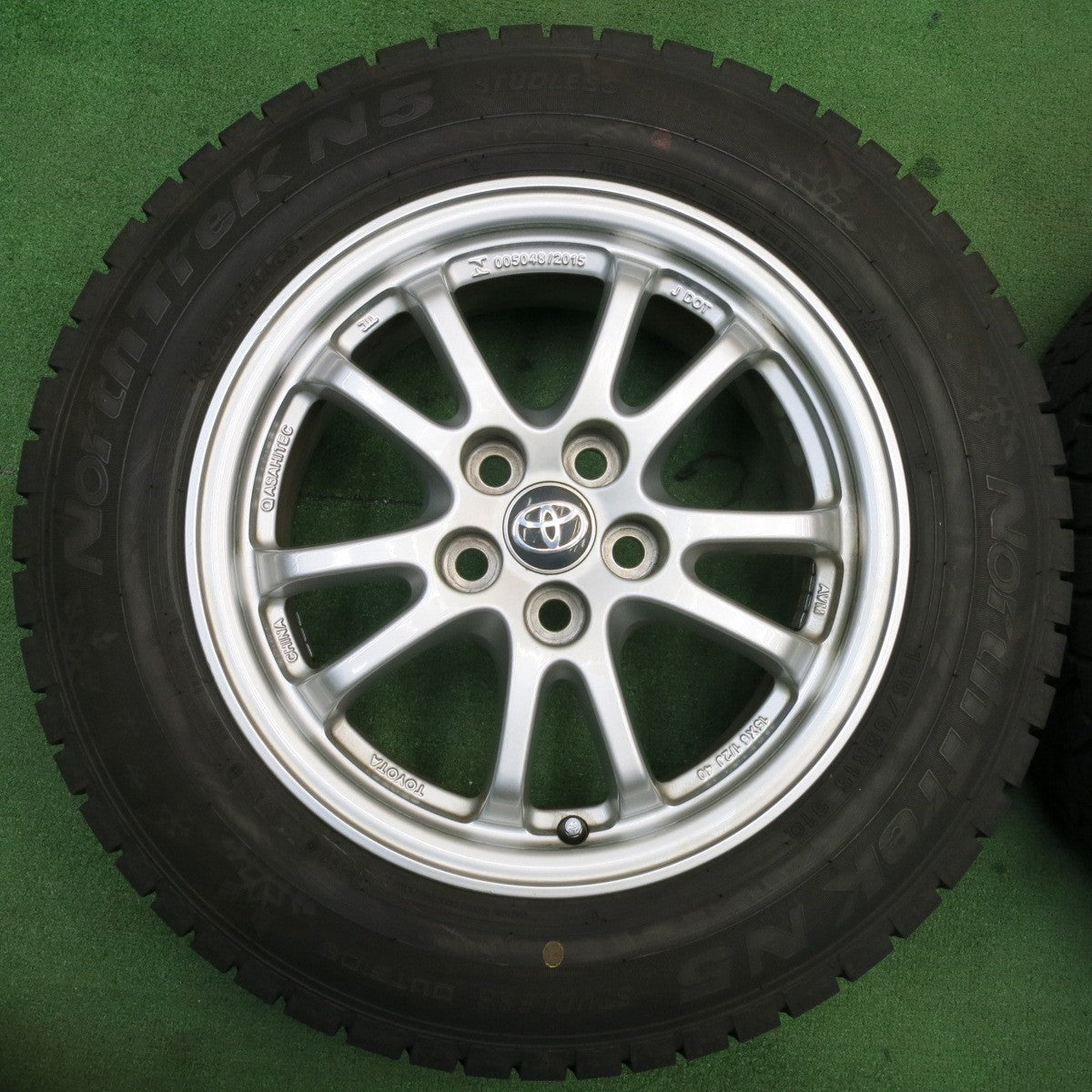 バリ溝！24年！9.5分以上★トヨタ 50系 プリウス 純正 195/65R15 スタッドレス オートバックス ノーストレック N5 15インチ PCD100/5H★5050902NJス