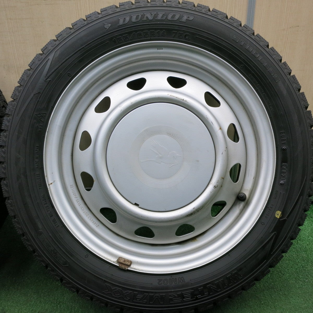 *送料無料* タイヤほぼ未使用！21年★スタッドレス 155/65R14 ダンロップ ウインターマックス WM02 スチール 14インチ PCD100 114.3/4H マルチ★4051007HAス