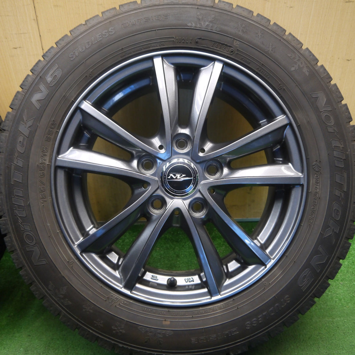バリ溝！23年！キレイ！9分◎スタッドレス 185/65R15 オートバックス ノーストレック N5 NIRVANA NV ニルバーナ ニルヴァーナ 15インチ PCD114.3/5H◎6091501Hス