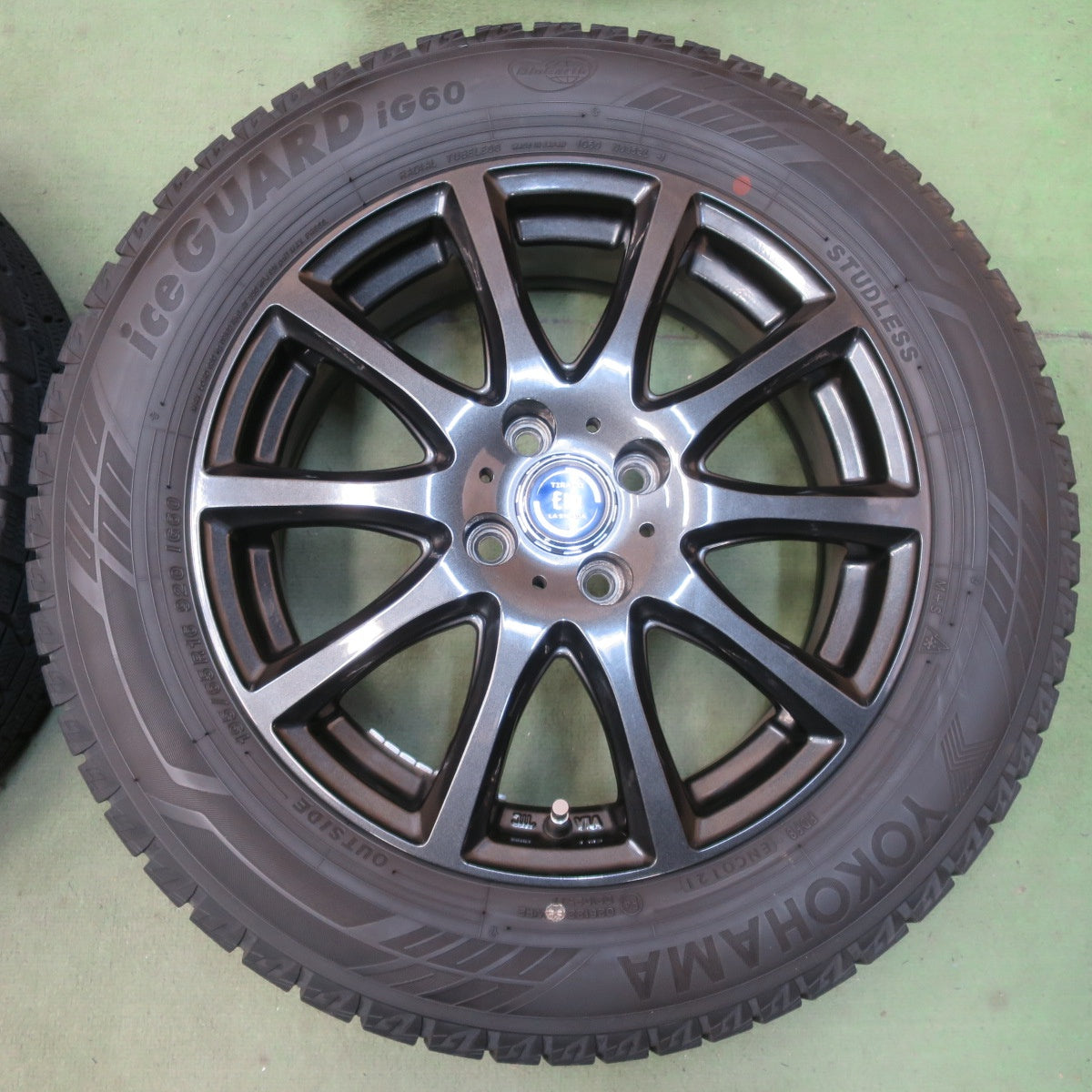 バリ溝！キレイ！8.5分◎スタッドレス 195/65R16 ヨコハマ アイス