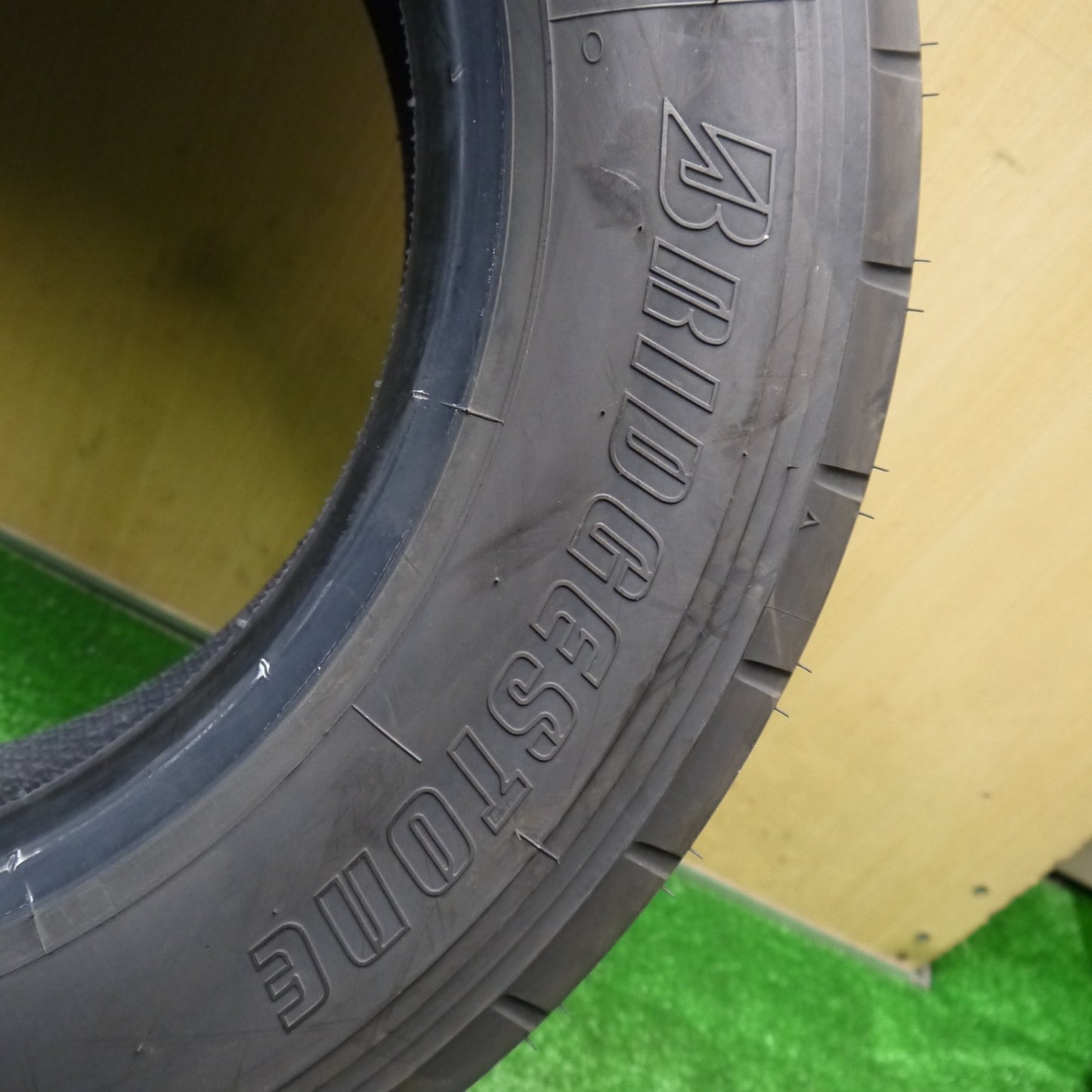 バリ溝！25年！9分！2本★トラック タイヤ 215/70R17.5 123/121J ブリヂストン R173 17.5インチ★5121214Hノタ