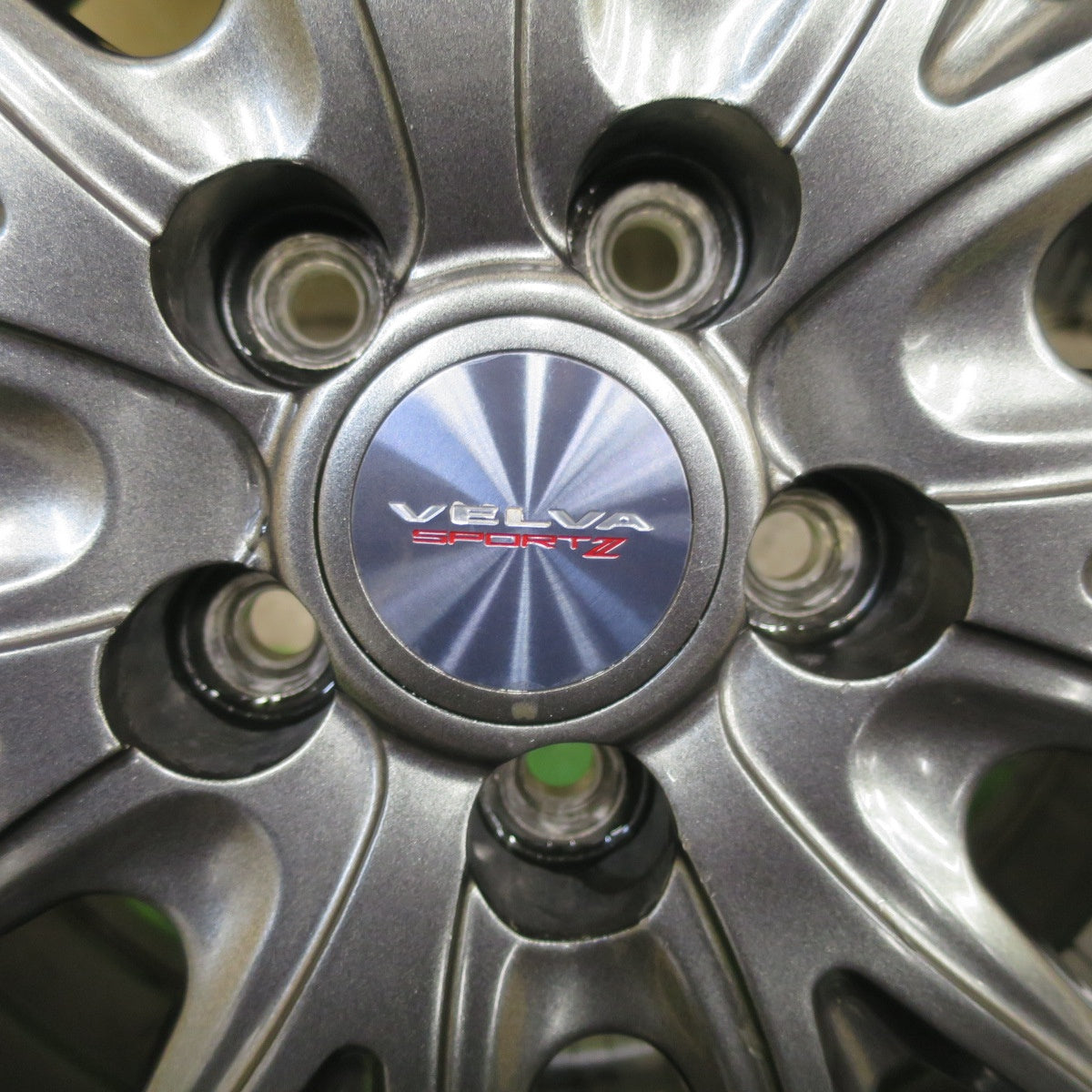 バリ溝！23年！キレイ！9分★シエンタ 等 185/65R15 スタッドレス ダンロップ ウインターマックス WM02 VELVA SPORTZ ヴェルヴァ 15インチ PCD100/5H★6022702TTス