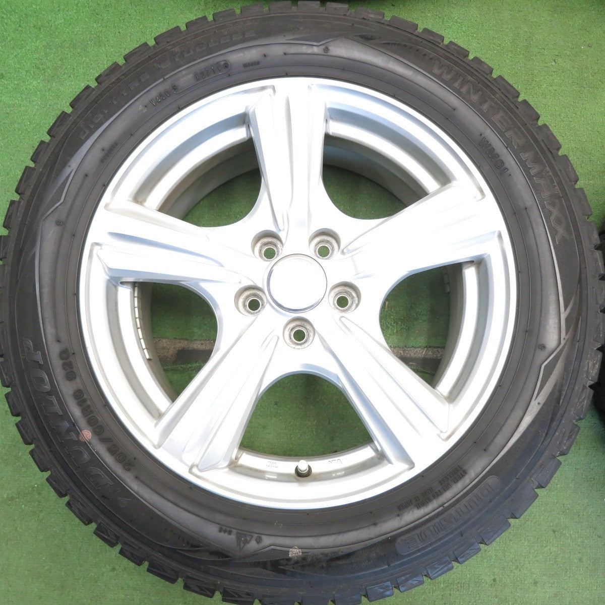 バリ溝！9.5分◎インプレッサ 等 205/60R16 スタッドレス ダンロップ ウインターマックス WM01 VIOLENTO ヴィオレント 16インチ PCD100/5H◎6080206HAス
