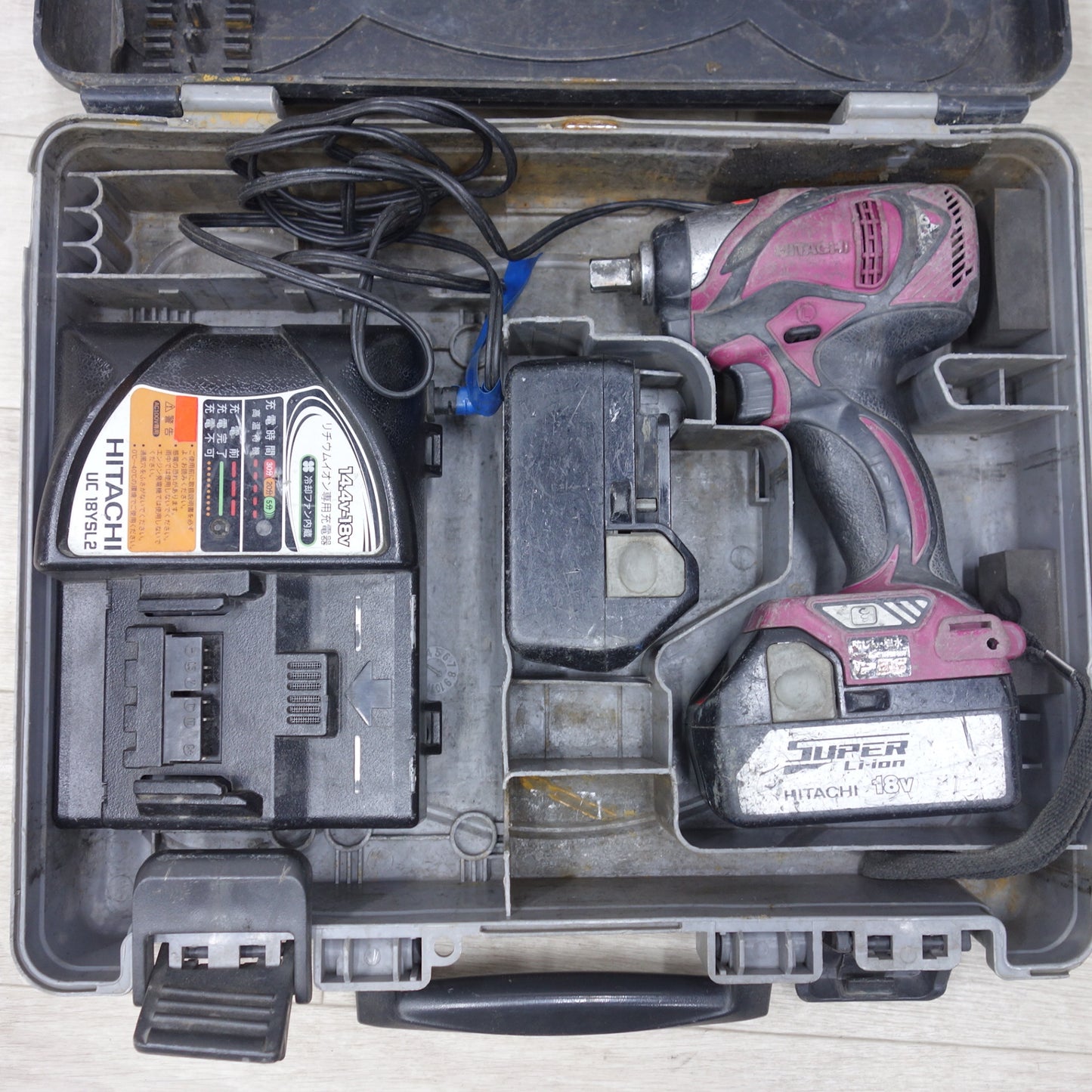 [送料無料] バッテリー2個◆日立工機 コードレス インパクト レンチ DC18V WR18DBAL2 充電器 ケース付き 電動 工具 ジャンク◆