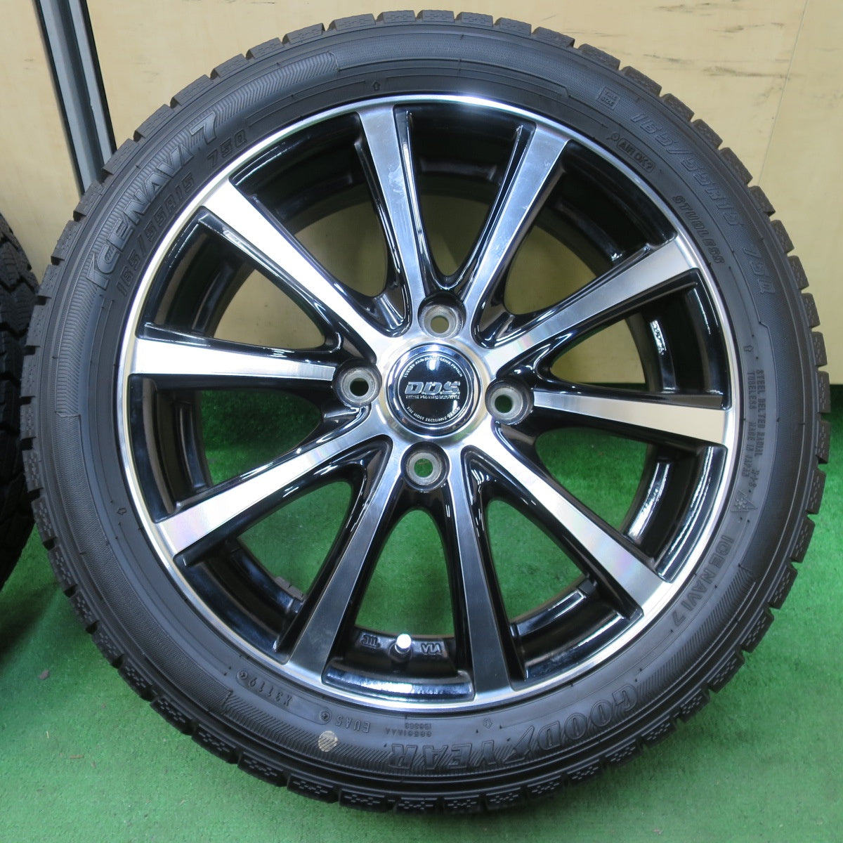 [送料無料] バリ溝！9分★スタッドレス 165/55R15 グッドイヤー アイスナビ7 D.O.S. DOS 15インチ 軽自動車 PCD100/4H★4111504イス