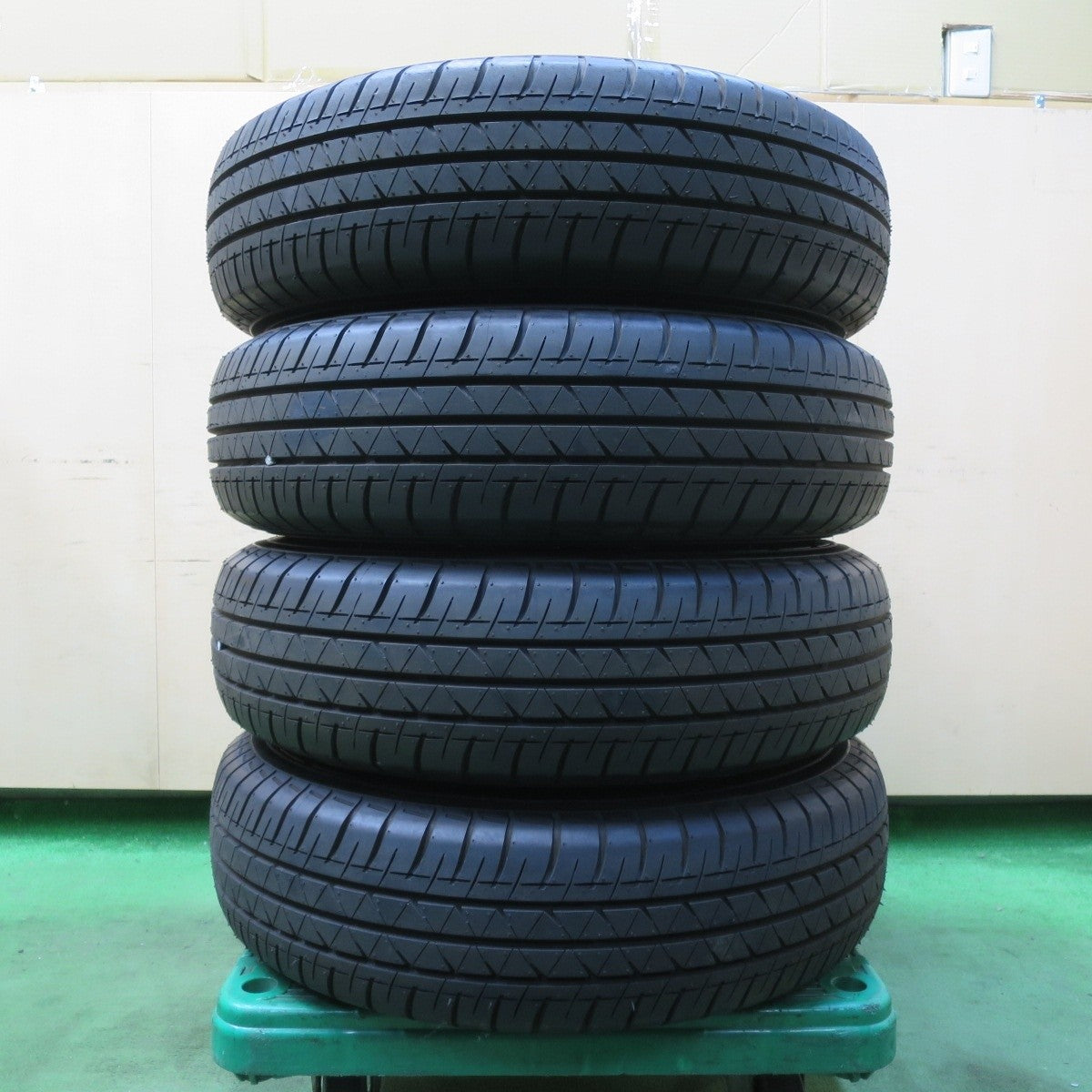 新車外し 24年★日産 キャラバン 純正 スチール 195/80R15 107/105Q ヨコハマ BluEarth-Van RY55 PCD139.7/6H★5040404イノ