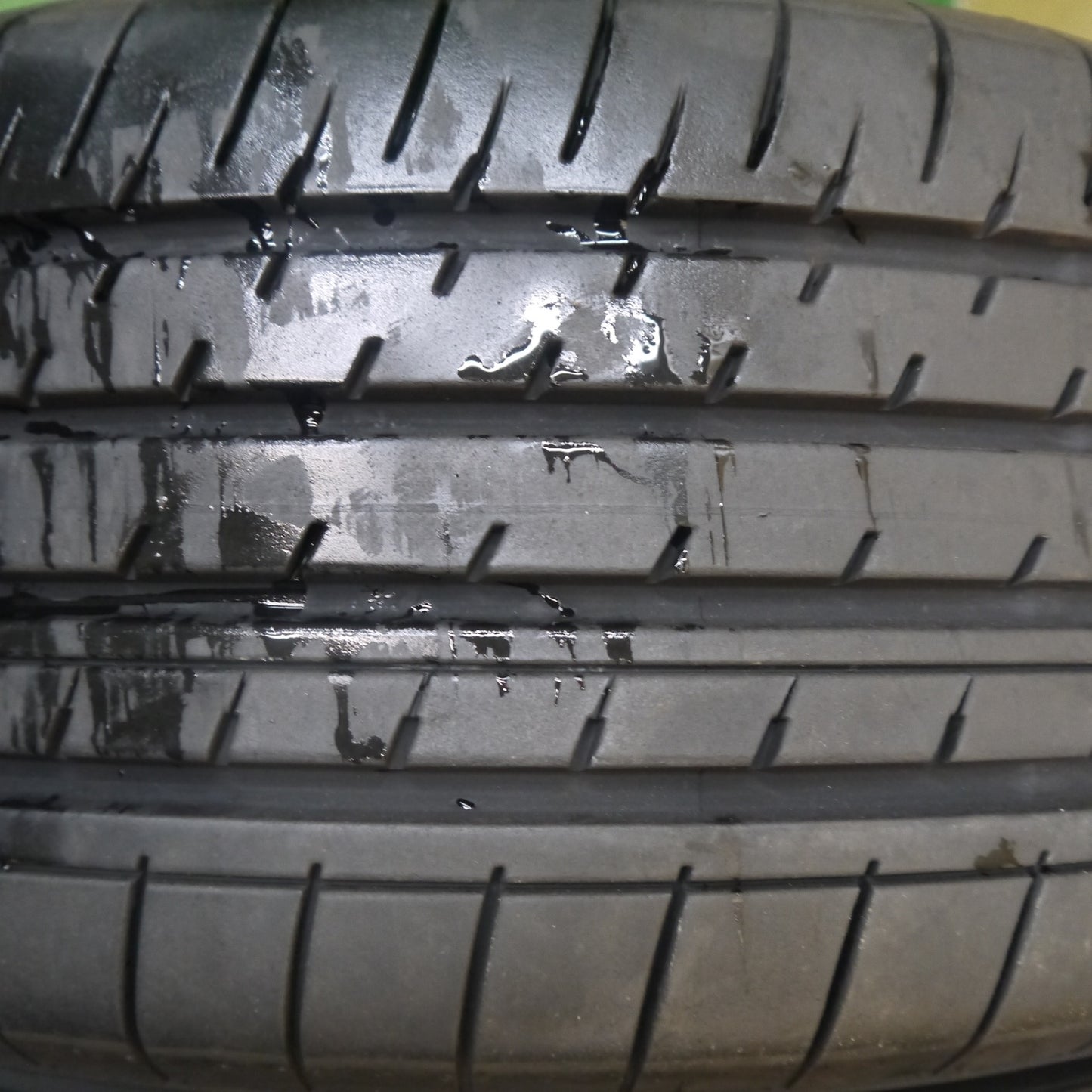 バリ溝！24年！キレイ！9.5分★フォレスター 等 LOXARNY 632 MULTI FORCHETTAⅡ SP Spector 225/55R18 ヨコハマ BluEarth-XT AE61 18インチ ロクサーニ PCD100/5H★6041006Hノ