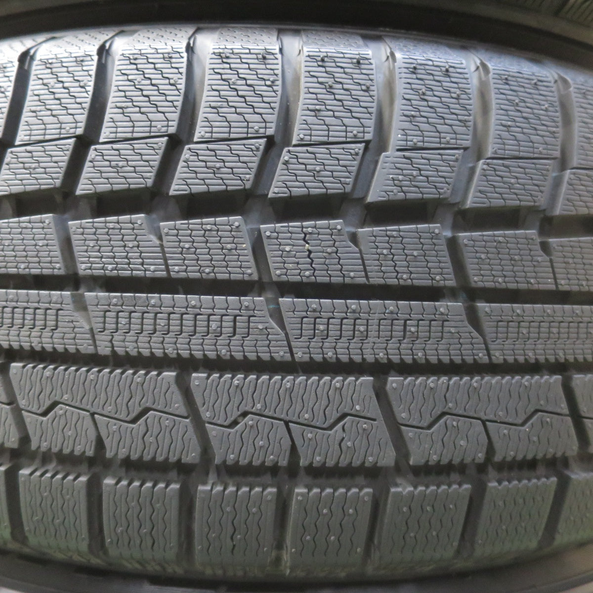 バリ溝！キレイ！ほぼ10分★スタッドレス 215/60R17 トーヨー ウインター トランパス TX SEIN SS ザイン 17インチ PCD114.3/5H★6041504イス