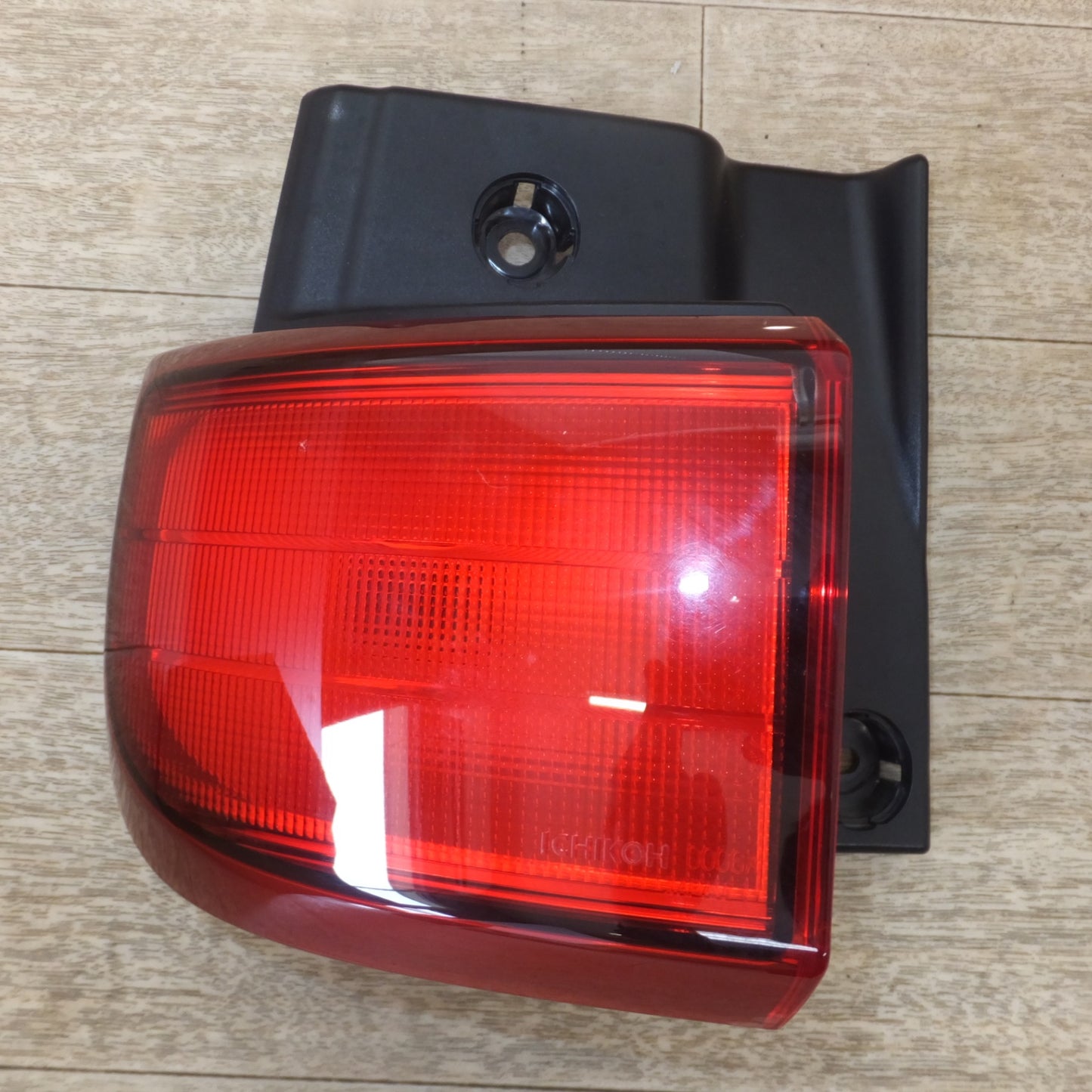 [送料無料] 新車外し 美品★トヨタ TOYOTA 純正 エルグランド 後期 E51 ME51 NE51 テールライト ICHIKOH C15W 12V L R 左 右 セット★