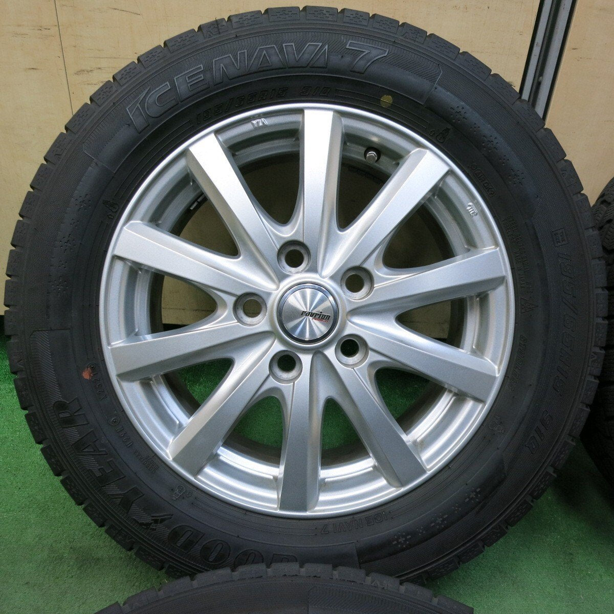 キレイ！21年★スタッドレス 195/65R15 グッドイヤー アイスナビ7 ravrion RS01 ラブリオン 15インチ PCD114.3/5H★4121104SYス