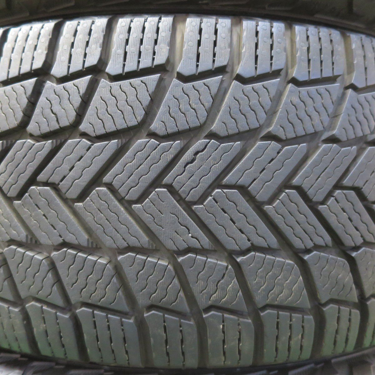 バリ溝！21年！キレイ！ほぼ10分★ワーゲン ゴルフ ハイラインマイスター 純正 225/45R17 スタッドレス ミシュラン X-ICE SNOW 17インチ PCD112/5H★5092311イス
