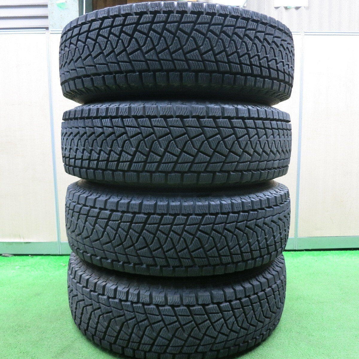 バリ溝！9分★スタッドレス 30×9.50R15LT 6PR 104Q ブリヂストン ブリザック DM-Z3 EMR PRODUCT 社外 アルミ 15インチ PCD139.7/6H★5011207HAス