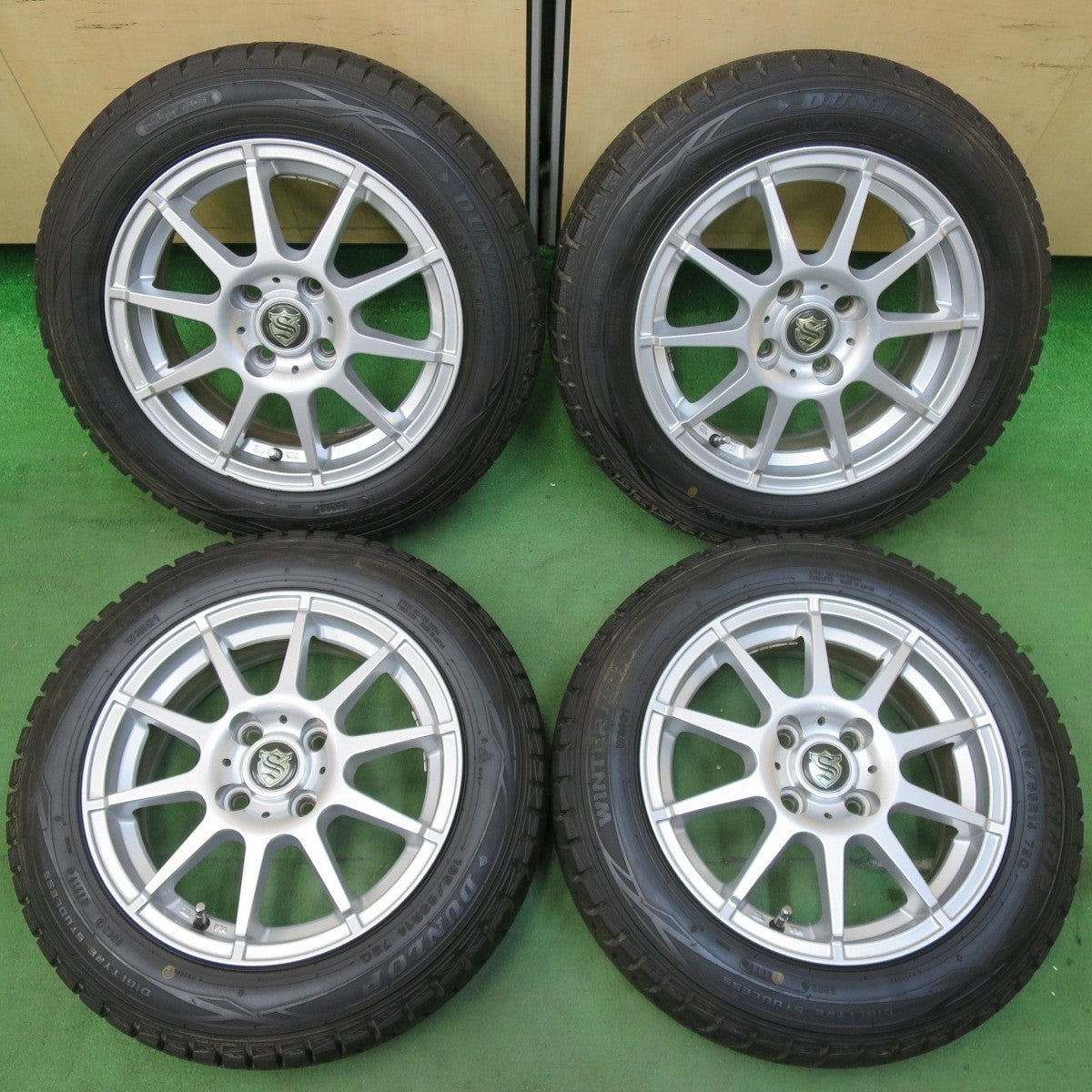 バリ溝！キレイ！9.5分以上★スタッドレス 165/65R14 ダンロップ ウインターマックス WM01 社外 アルミ 14インチ PCD100/4H★5021119イス