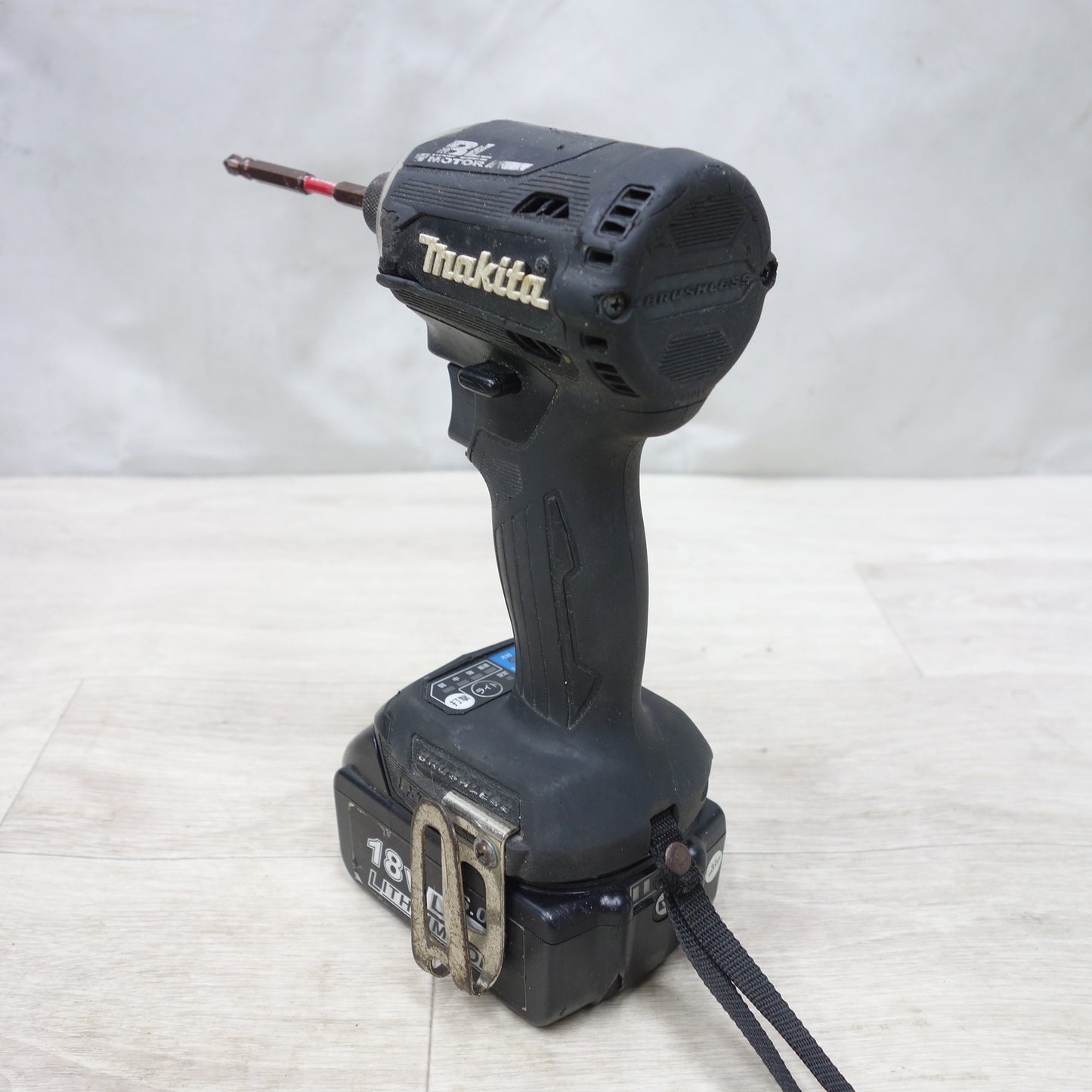 [送料無料] バッテリー2個!付属品付き◆マキタ 充電式 インパクト ドライバ 18V TD171D 充電器 ケース付き 電動 工具◆