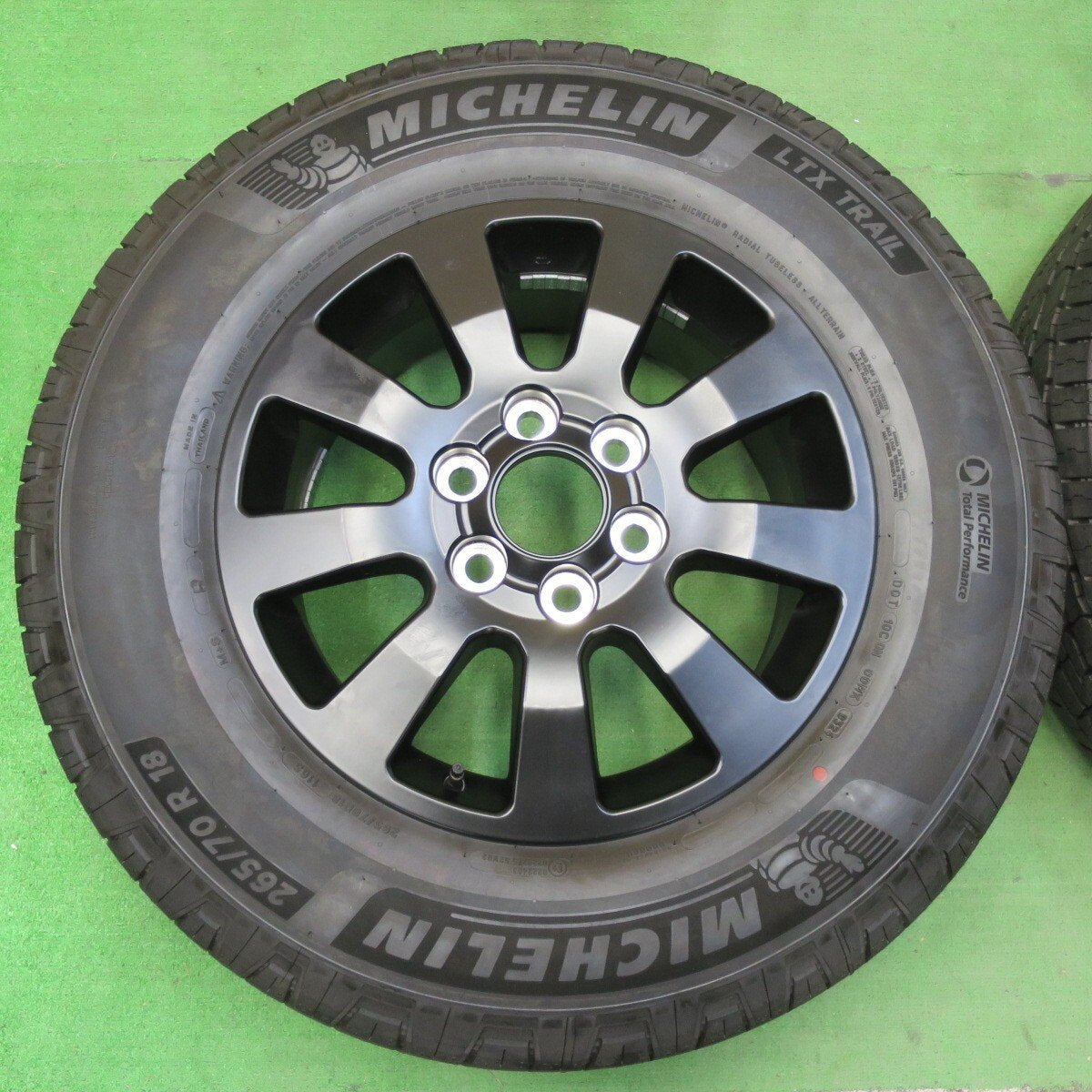 新車外し！24年★ヨタ ランクル 250 ファーストエディション 純正 265/70R18 ミシュラン LTX TRAIL PCD139.7/6H★4071201イノ