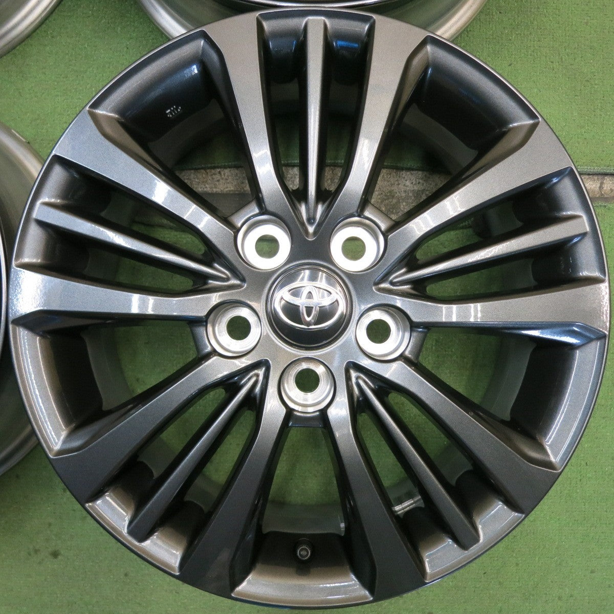 新車外し◎トヨタ 90系 ノア ヴォクシー 純正 ホイール 16インチ 16×6J PCD114.3/5H◎6082201HAホ