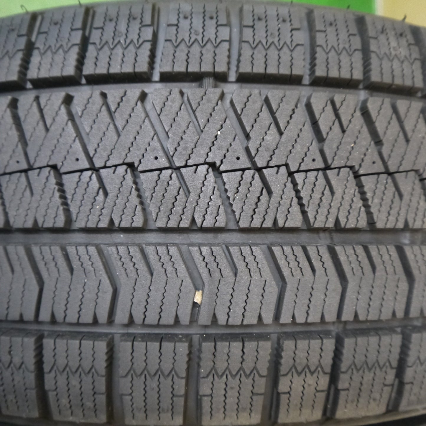 バリ溝！22年！キレイ！ほぼ10分★スタッドレス 215/50R17 ブリヂストン ブリザック VRX2 BALMINUM TR10 バルミナ 17インチ PCD114.3/5H★6020407Hス