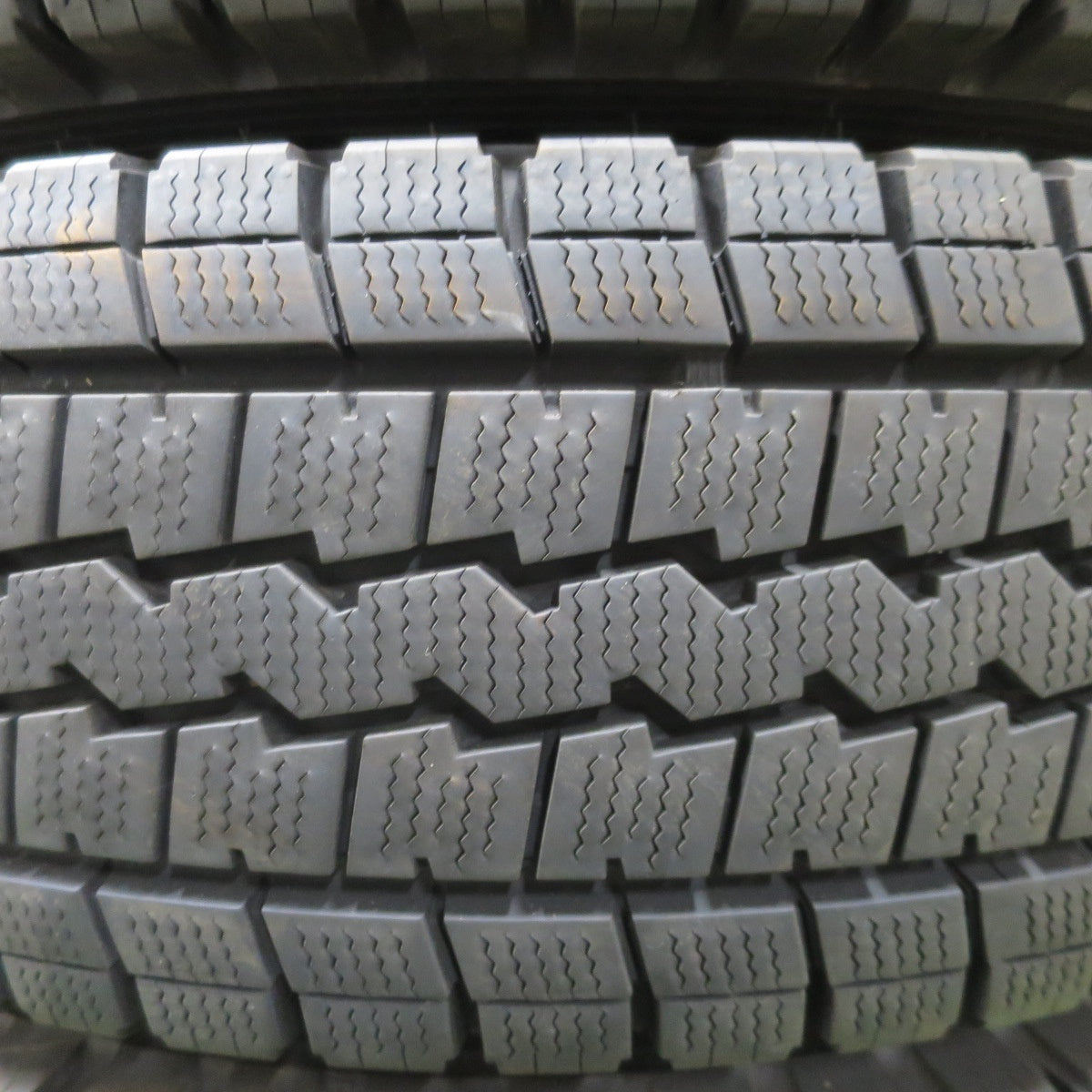 バリ溝！23年！9分！6本★トラック 195/70R17.5 112/110L スタッドレス ダンロップ ウインターマックス LT03 スチール ホイール 113-9TC 17.5インチ PCD203.2/5H★6040401ナス