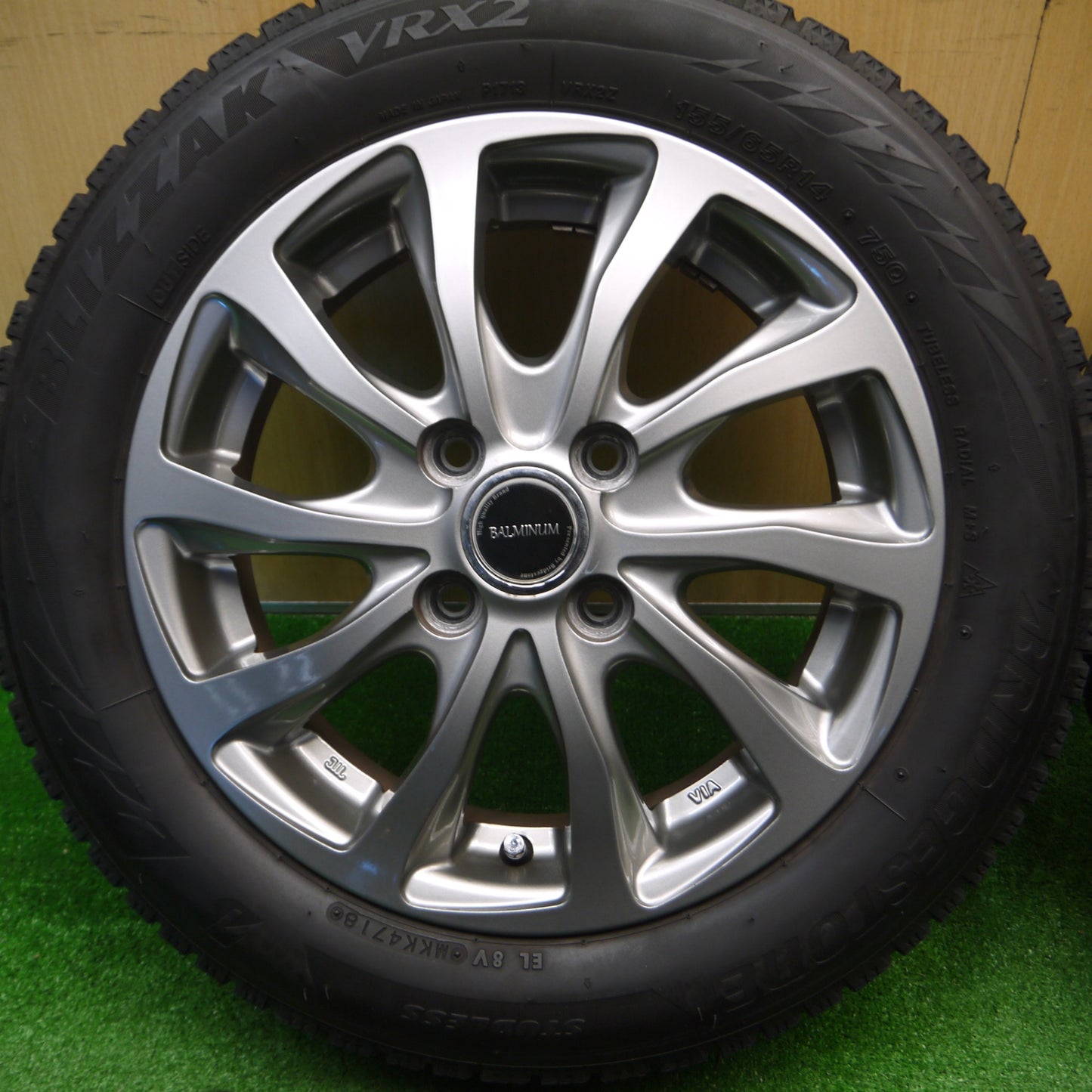 [送料無料] キレイ★スタッドレス 155/65R14 ブリヂストン ブリザック VRX2 BALMINUM バルミナ 14インチ PCD100/4H★4111806Hス