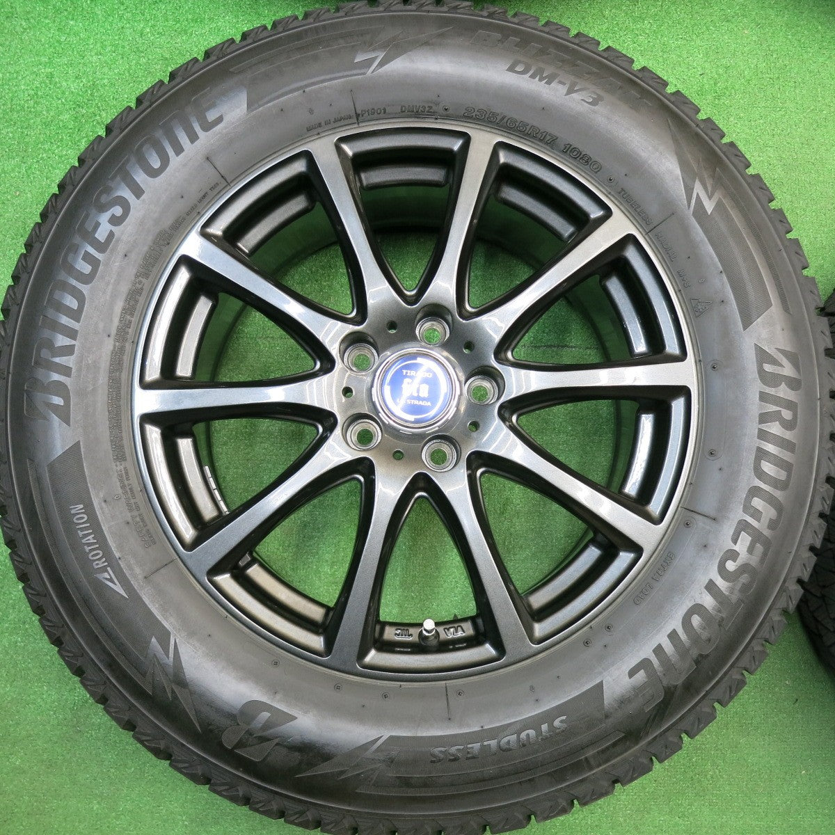 バリ溝！22年！キレイ！9分★スタッドレス 235/65R17 ブリヂストン ブリザック DM-V3 TIRADO Eta LA STRADA 阿部商会 17インチ PCD114.3/5H★5113022HAス