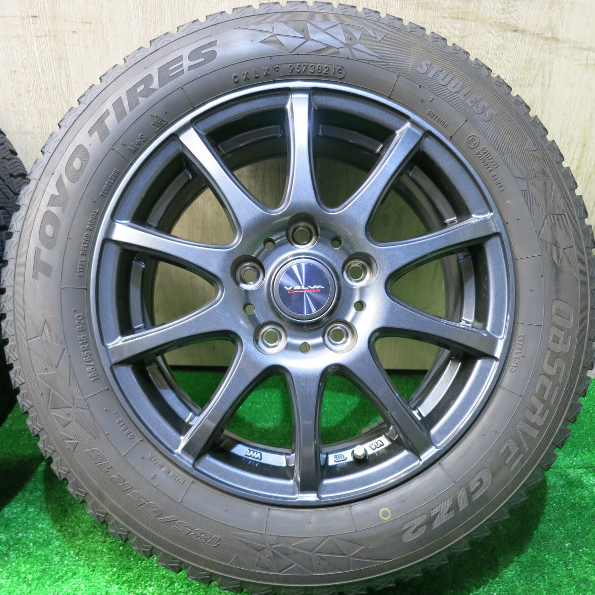 バリ溝！21年！9分★スタッドレス 185/65R15 トーヨー オブザーブ GIZ2 VELVA CHARGE ヴェルヴァ チャージ 15インチ PCD114.3/5H★5110809HAス