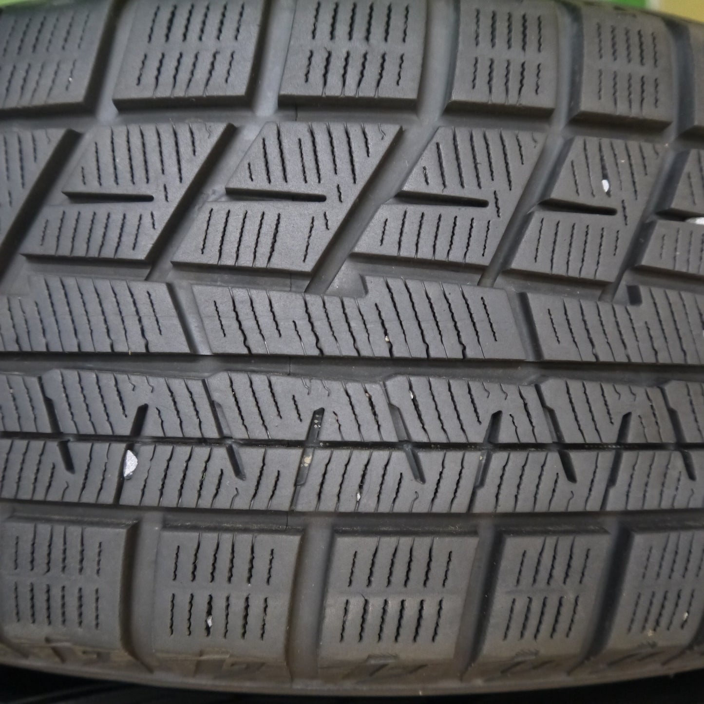 バリ溝！22年！キレイ！8.5分★スタッドレス 195/65R15 ヨコハマ アイスガード iG60 VELVA SPORT ヴェルヴァ 15インチ PCD114.3/5H★5072201Hス