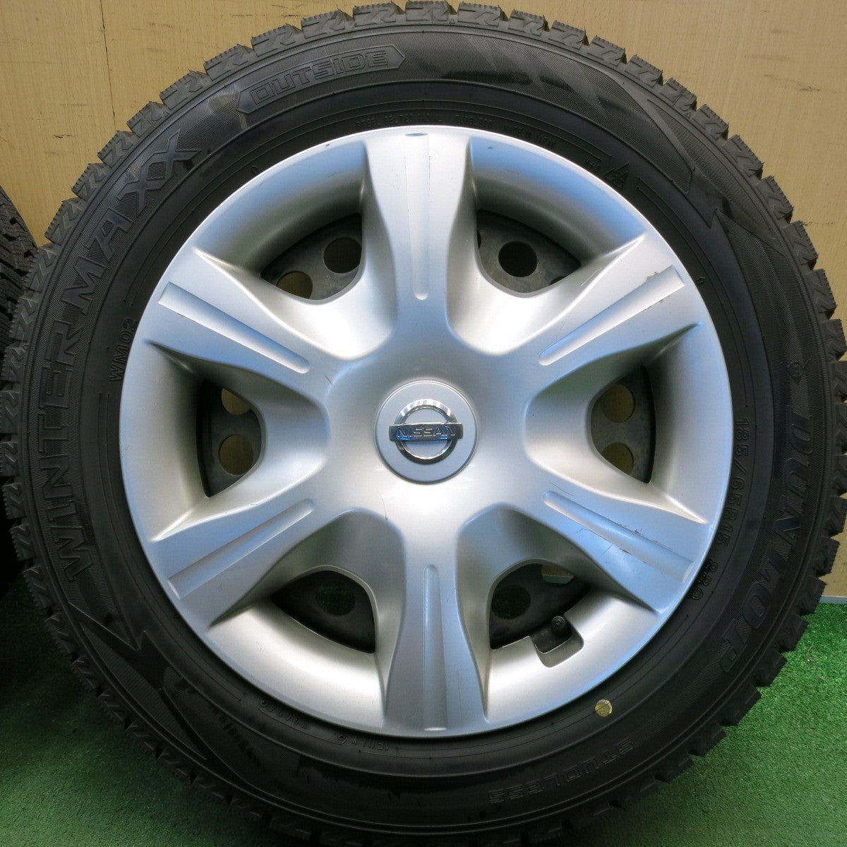 バリ溝！24年！9.5分◎日産 ティーダ 純正 スチール 185/65R15 スタッドレス ダンロップ ウインターマックス WM02 15インチ PCD100/4H◎6082702HAス