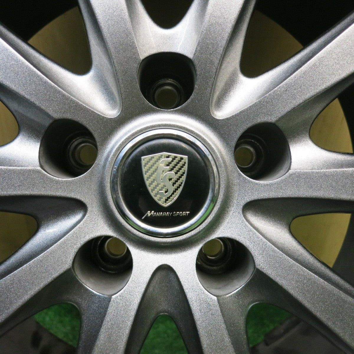 バリ溝！キレイ！9.5分以上★スタッドレス 225/60R17 グッドイヤー アイスナビ6 MANARAY SPORT マナレイ スポーツ 17インチ PCD114.3/5H★6020512HAス