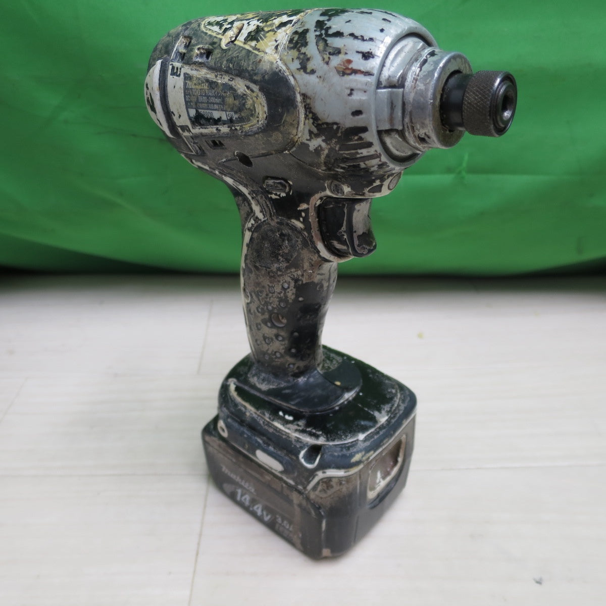 [送料無料] バッテリー2個☆マキタ 充電式 インパクトドライバ TD131D 電動 工具 14.4V バッテリー BL1430 充電器 DC18RA makita☆