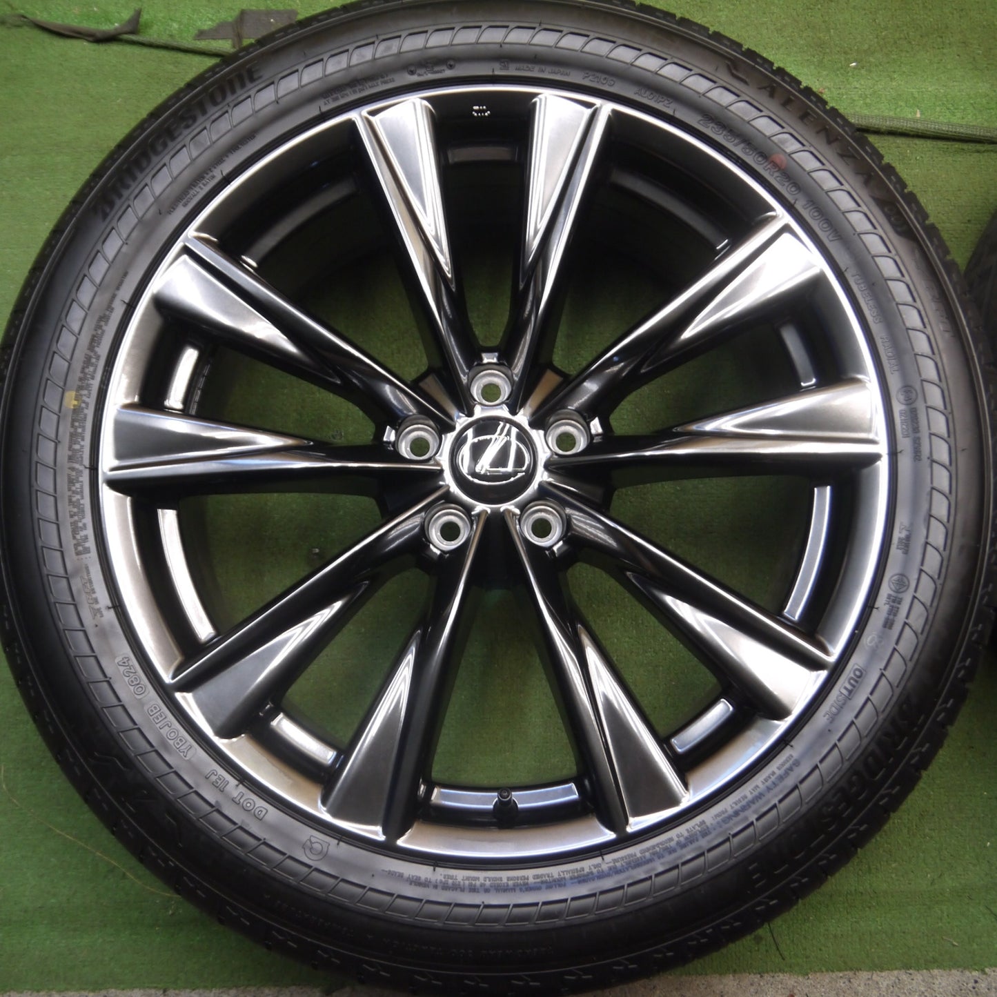 *送料無料* 新車外し！24年★レクサス NX Fスポーツ 純正 235/50R20 ブリヂストン アレンザ 001 RFT 20インチ PCD114.3/5H★4061212Hノ