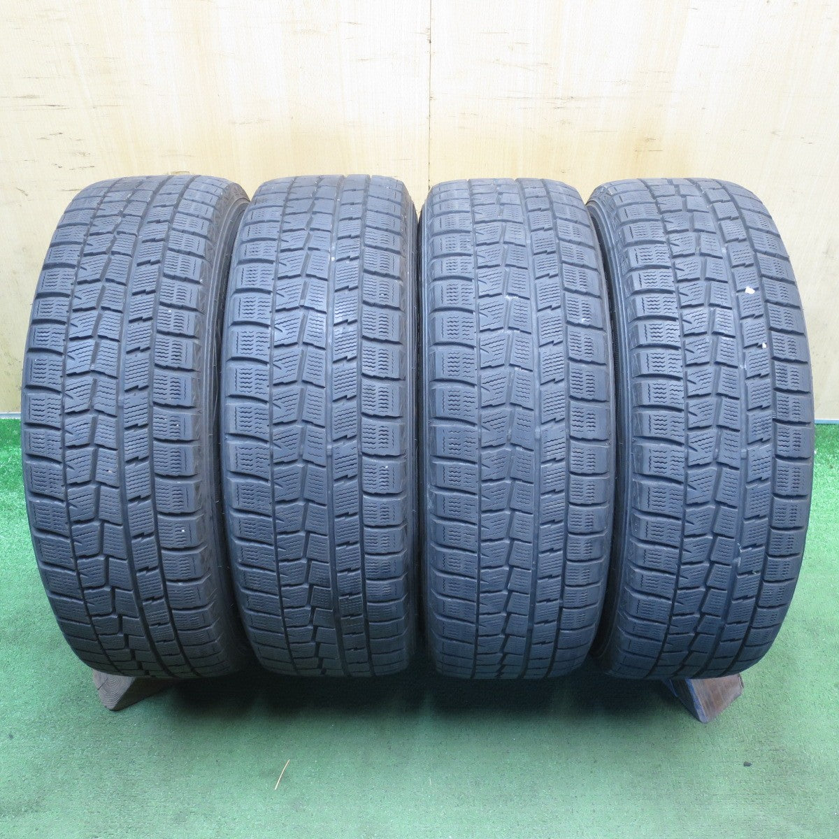 バリ溝！8.5分◎スタッドレス 195/65R15 ダンロップ ウインターマックス WM01 JOKER ジョーカー 15インチ PCD100 114.3/5H マルチ◎6082802NJス