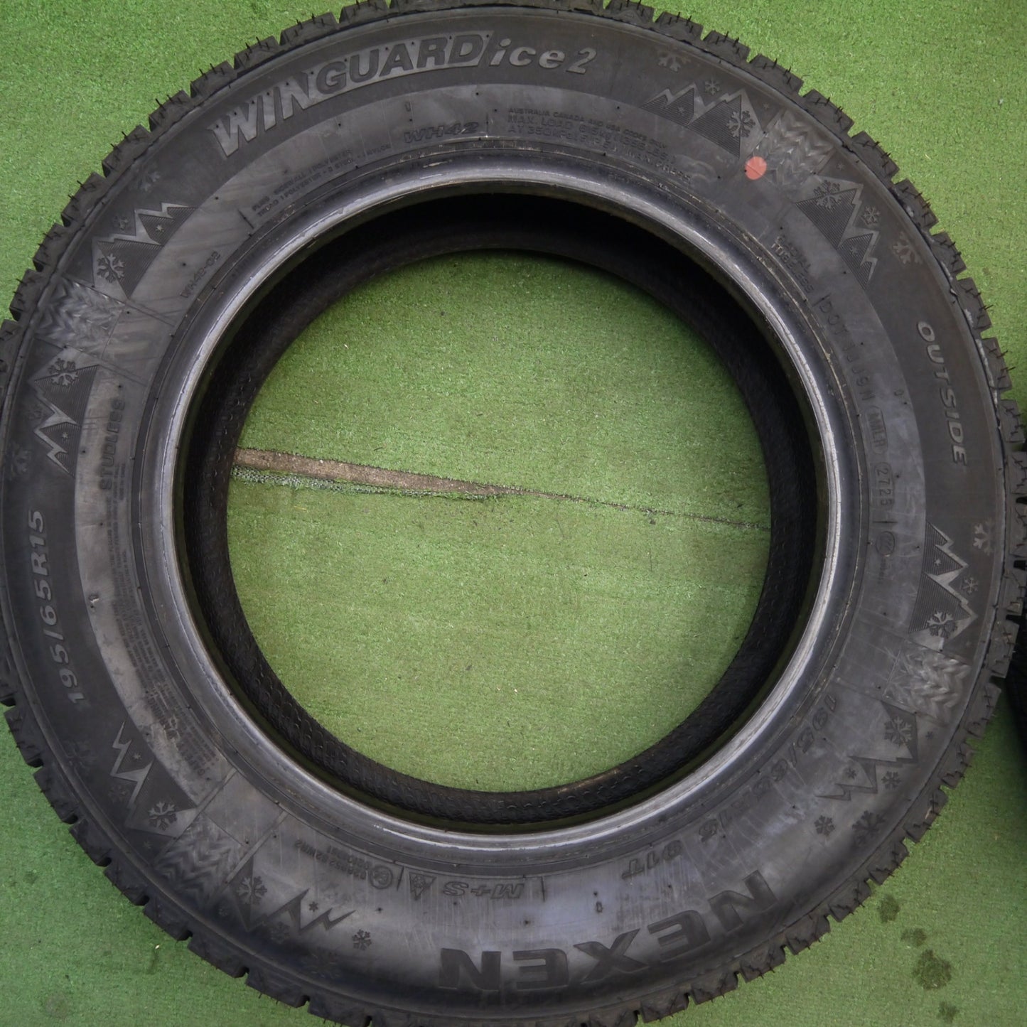 未使用！25年★スタッドレス 195/65R15 ネクセン ウィンガード アイス2 タイヤ 15インチ プリウス カローラスポーツ 等★6050807Hスタ