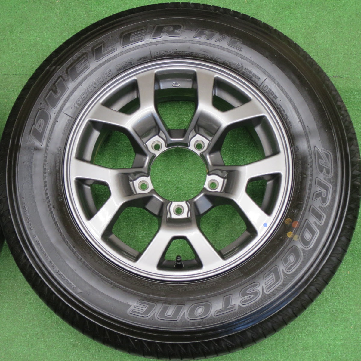 バリ溝！25年！キレイ！9.5分★スズキ ジムニー シエラ ノマド 純正 195/80R15 ブリヂストン デューラー H/L 852 DUELER 15インチ PCD139.7/5H★6031202NKノ