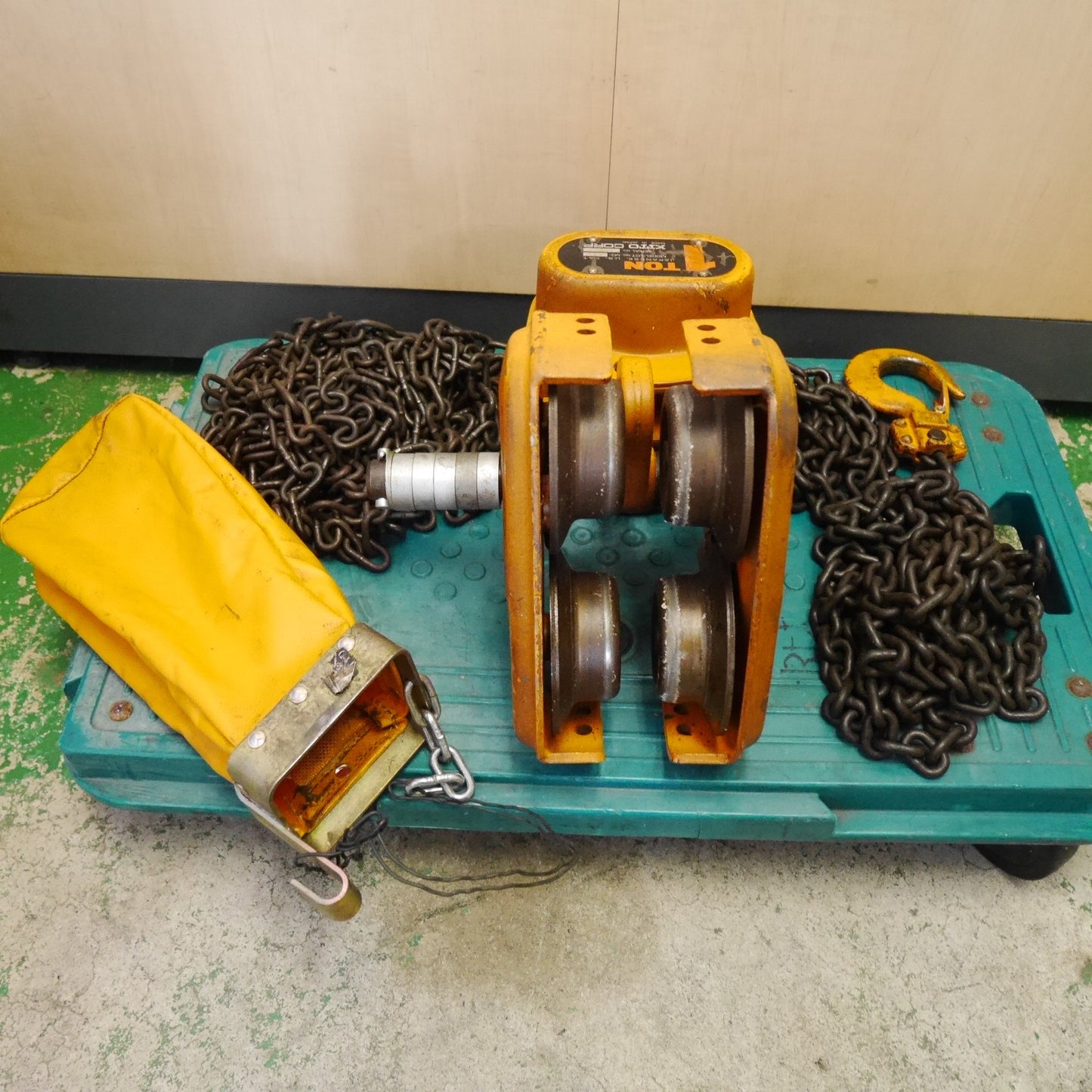 [送料無料] ☆KITO キトー 1ton チェーンブロック M3形 トロリ TS2-367 工具 道具 1トン 1000kg 荷揚 吊り上げ 運搬 チェンブロ☆