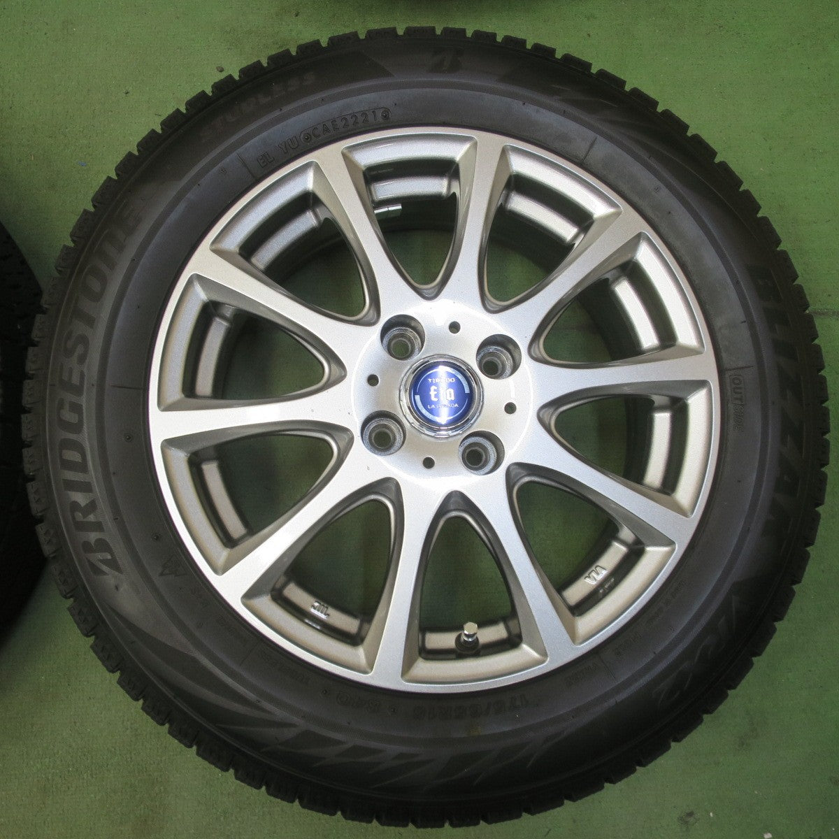 バリ溝！キレイ！8.5分◎スタッドレス 175/65R15 ブリヂストン ブリザック VRX2 TIRADO Eta LA STRADA ティラード ラストラーダ 15インチ PCD100/4H◎6100810イス