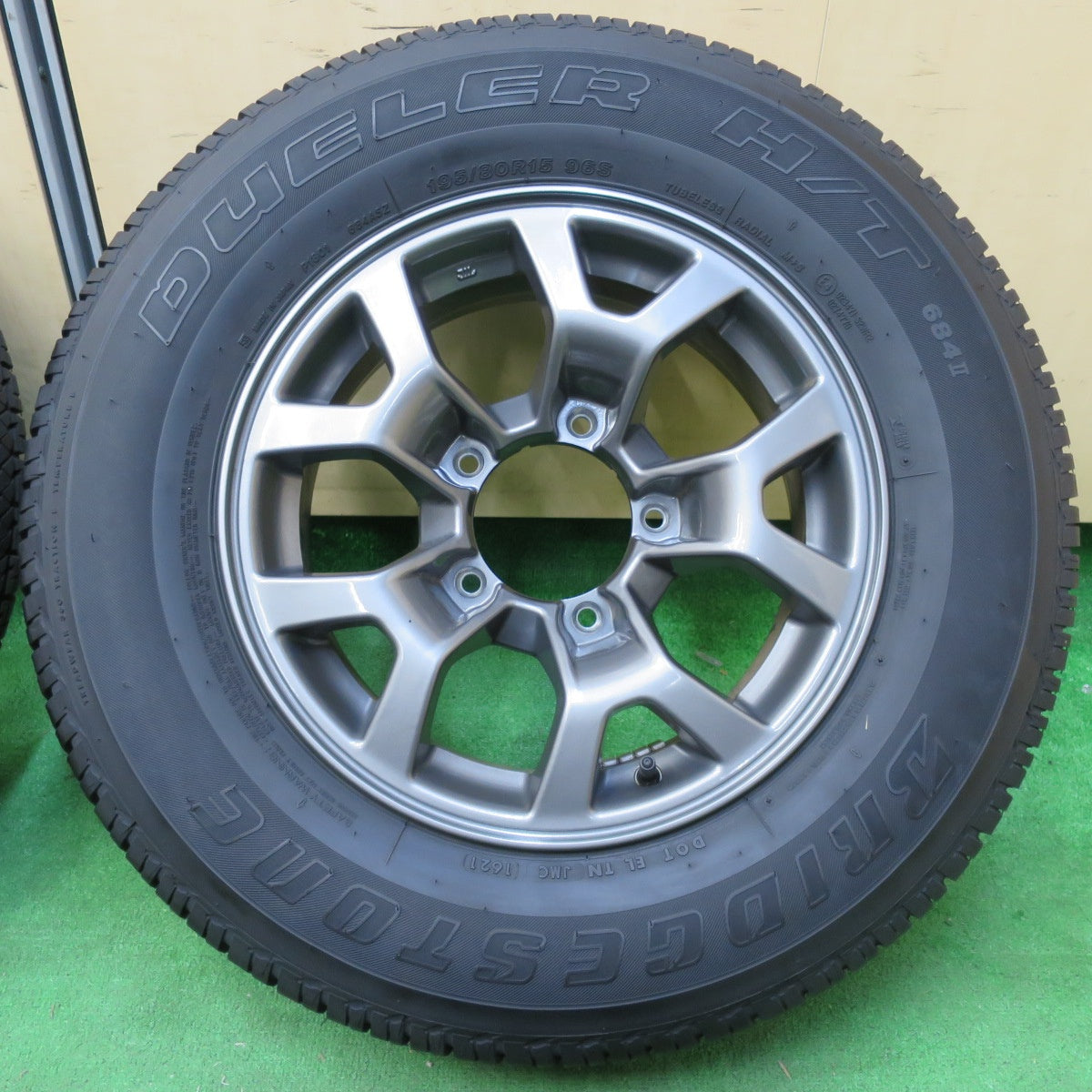 *送料無料* バリ溝！21年！キレイ！9.5分★スズキ JB74 ジムニーシエラ 純正 195/80R15 ブリヂストン デューラー H/T 684Ⅱ 15インチ PCD139.7/5H★4062107イノ