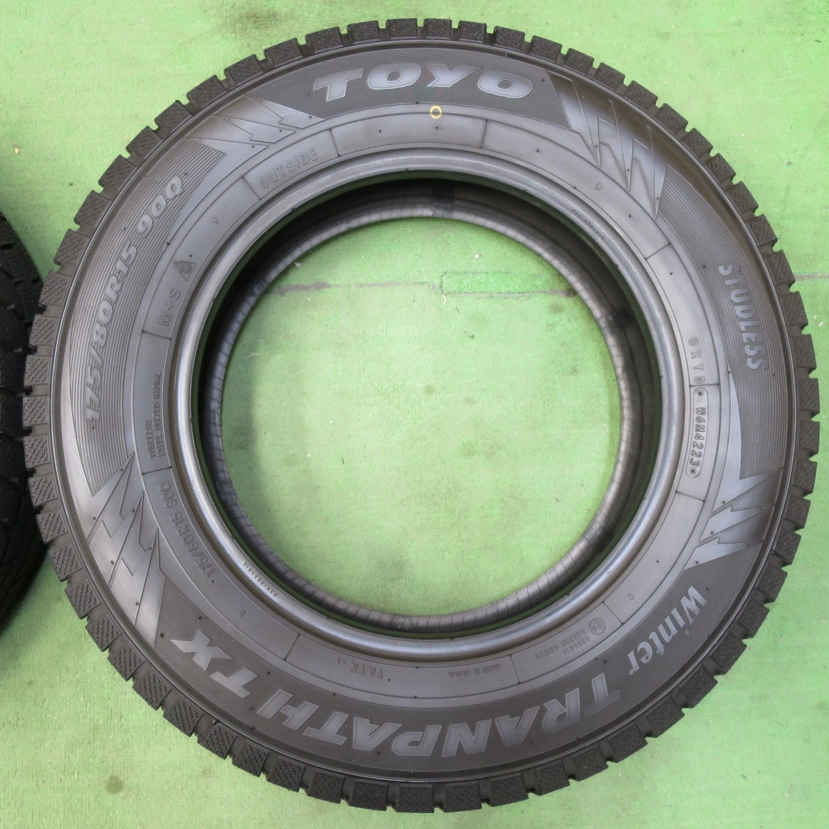 [送料無料] ほぼ未使用！23年★スタッドレス 175/80R15 トーヨー ウインター トランパス TX タイヤ 15インチ パジェロミニ テリオスキッド ホンダZ 等★5040510イスタ