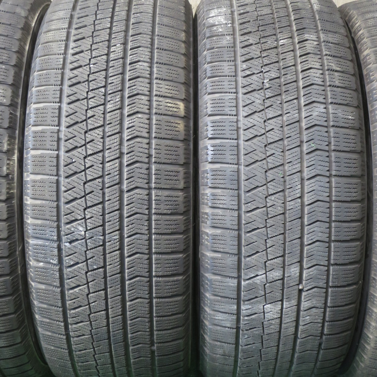 [送料無料] キレイ！センサー付★レクサス LS 純正 235/50R18 スタッドレス ブリヂストン ブリザック VRX2 PCD120/5H★4100205HAス