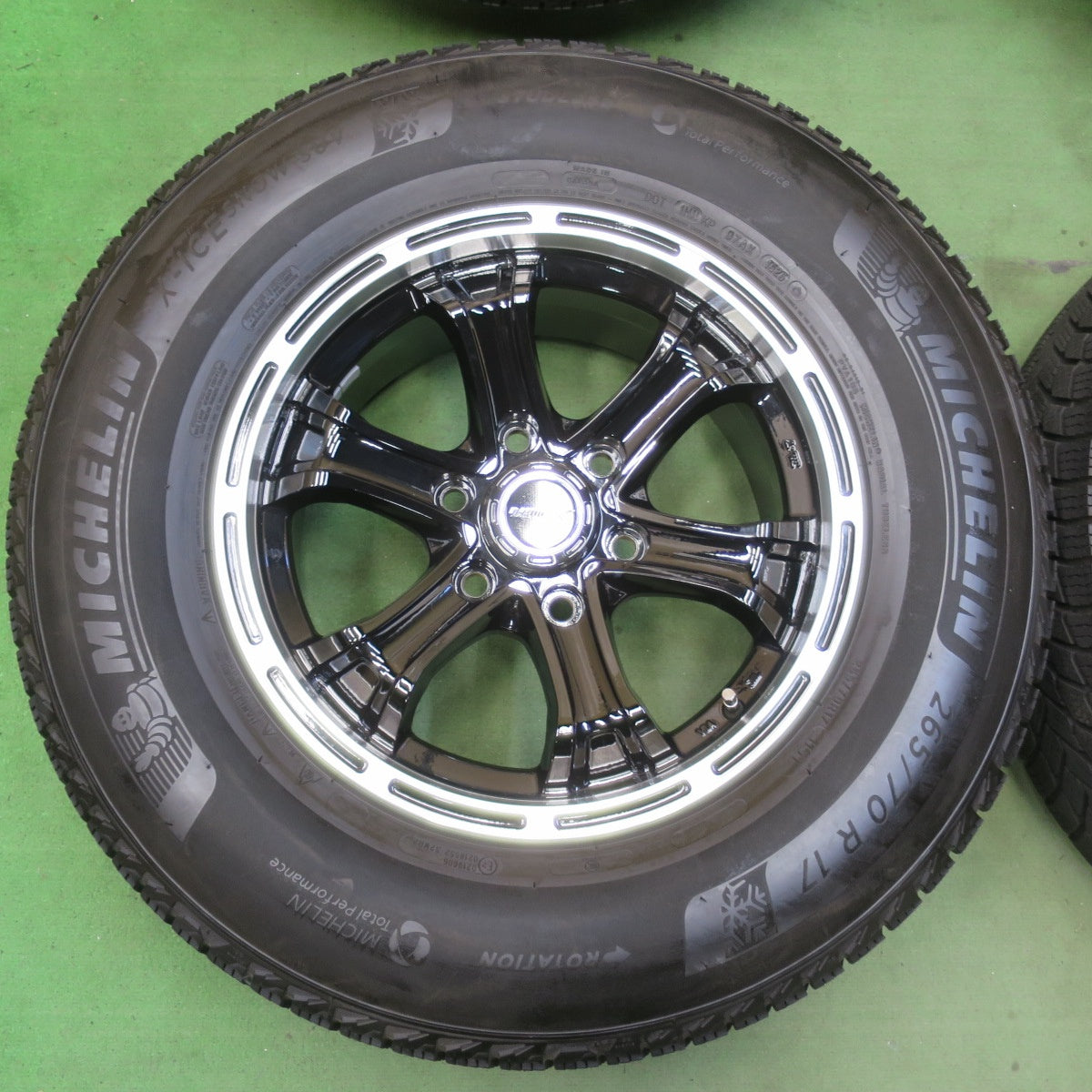 超バリ溝！23年！キレイ！ほぼ10分★スタッドレス 265/70R17 ミシュラン X-ICE SNOW SUV B-MUD K 17インチ PCD139.7/6H★5101709イス
