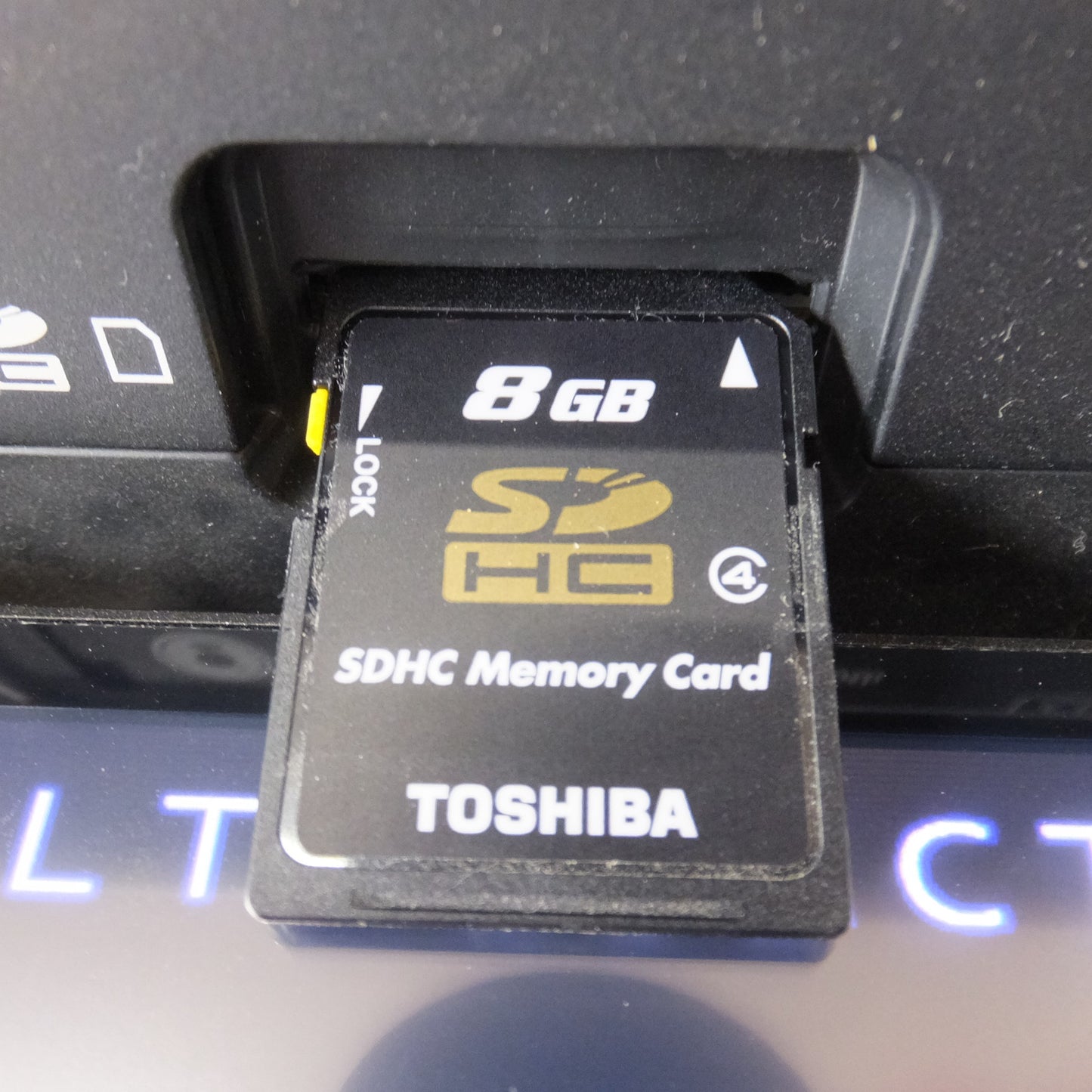 [送料無料] ★パナソニック Panasonic SDカーナビステーション Strada CN-R330WD(2)★
