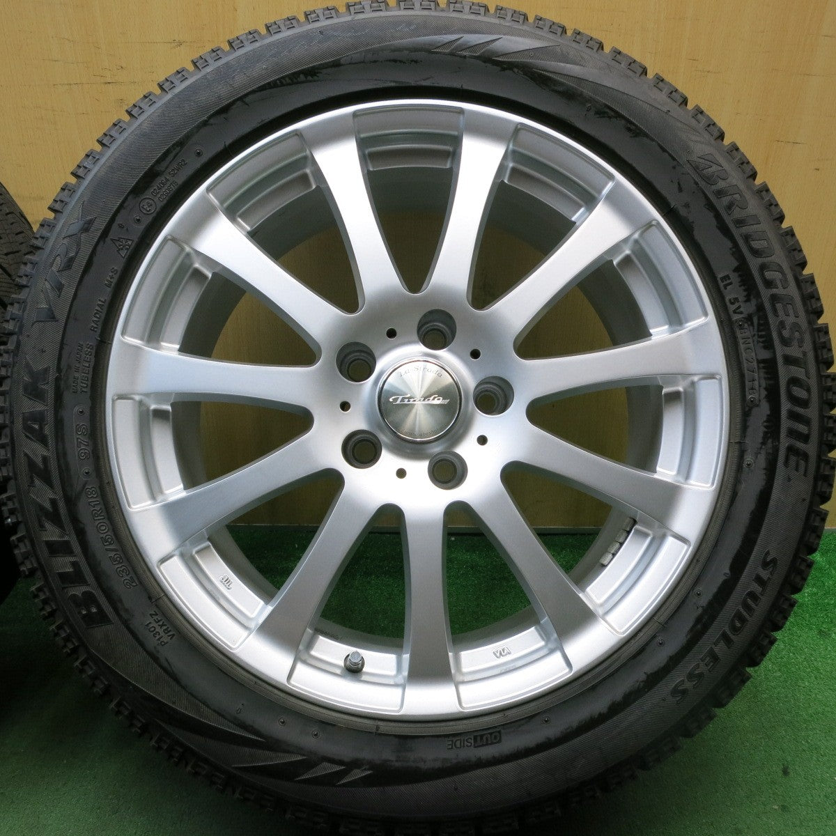 キレイ★レクサス 等 235/50R18 スタッドレス ブリヂストン ブリザック VRX Tirado La-Strada 阿部商会 18インチ PCD120/5H★5080208HAス