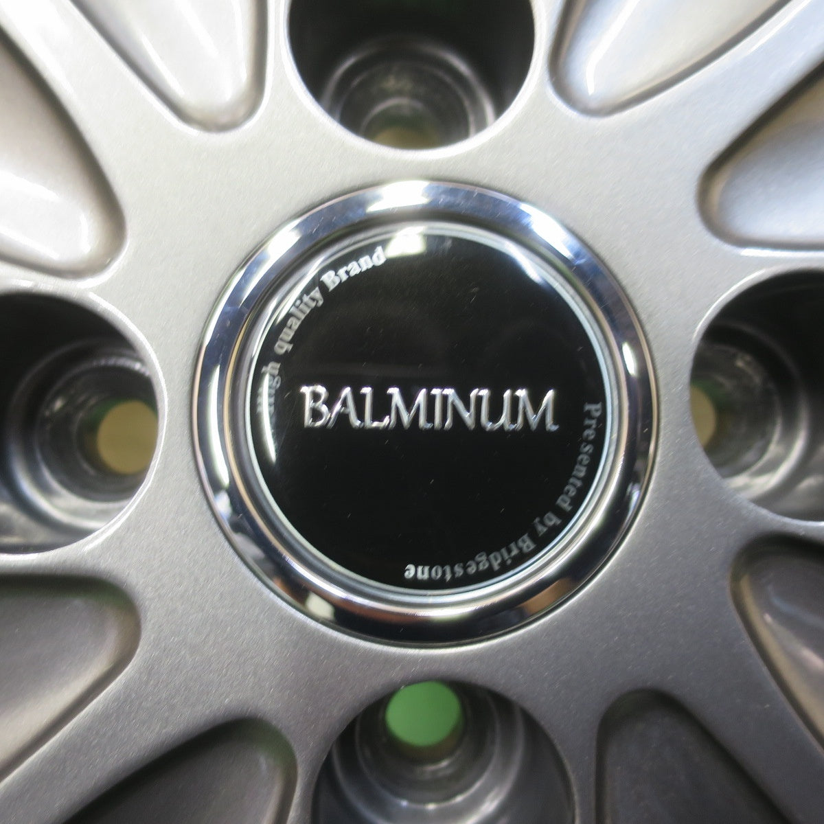 バリ溝！23年！キレイ！8.5分◎スタッドレス 195/60R17 ブリヂストン ブリザック VRX2 BALMINUM AR12 バルミナ 17インチ PCD100/4H◎6080604イス