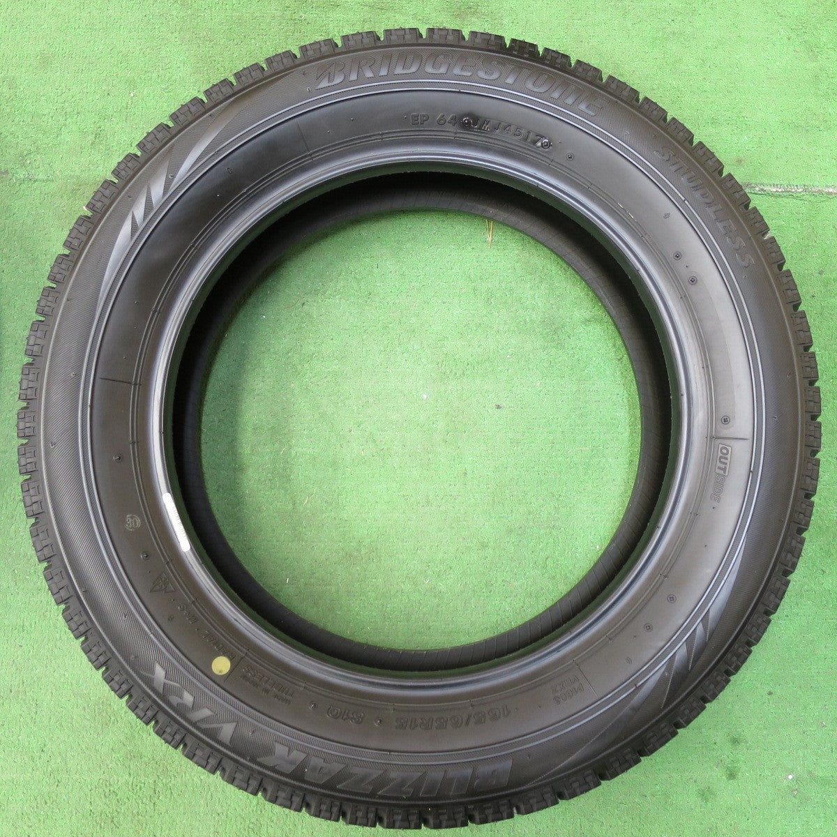 [送料無料] バリ溝！9.5分以上★スタッドレス 165/65R15 ブリヂストン ブリザック VRX タイヤ 15インチ デリカD2 ソリオ ハスラー タフト等★4110508イスタ