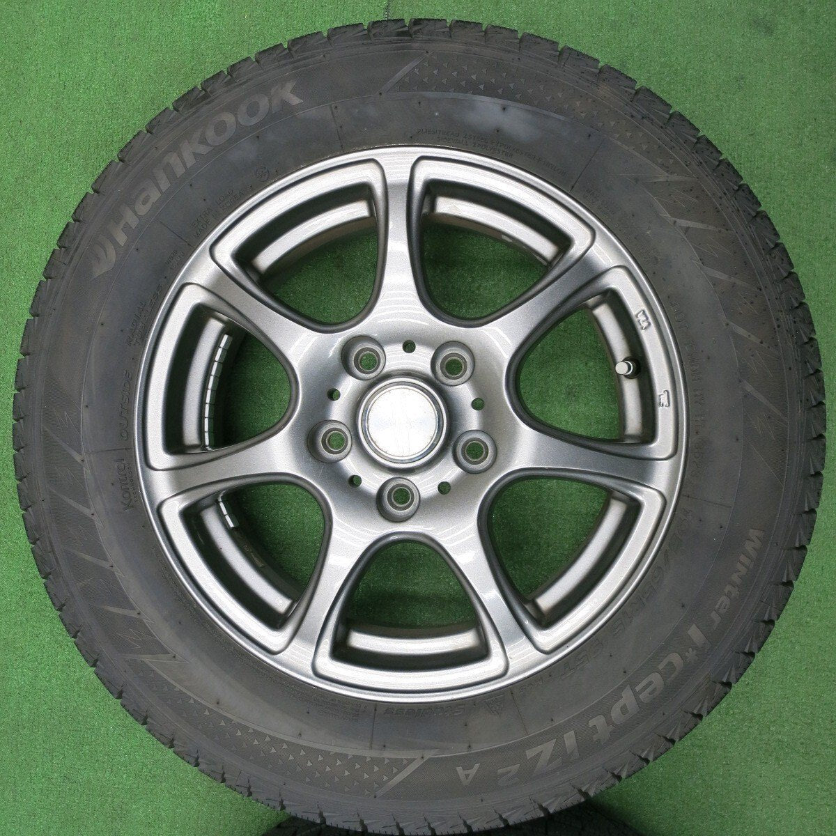 バリ溝！23年！ほぼ10分★スタッドレス 195/65R15 ハンコック ウインター アイセプト IZ2A E Sprine 15インチ PCD114.3/5H★5011901NJス