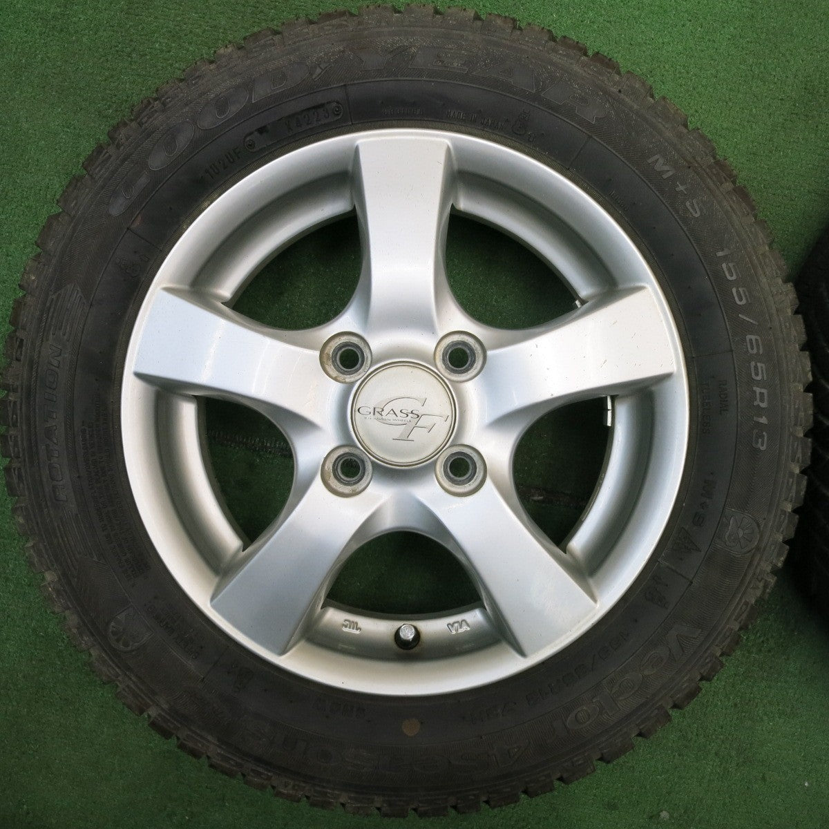 バリ溝！23年！9.5分★155/65R13 グッドイヤー Vector 4Seasons GRASS グラス 13インチ PCD100/4H★5051402NJス