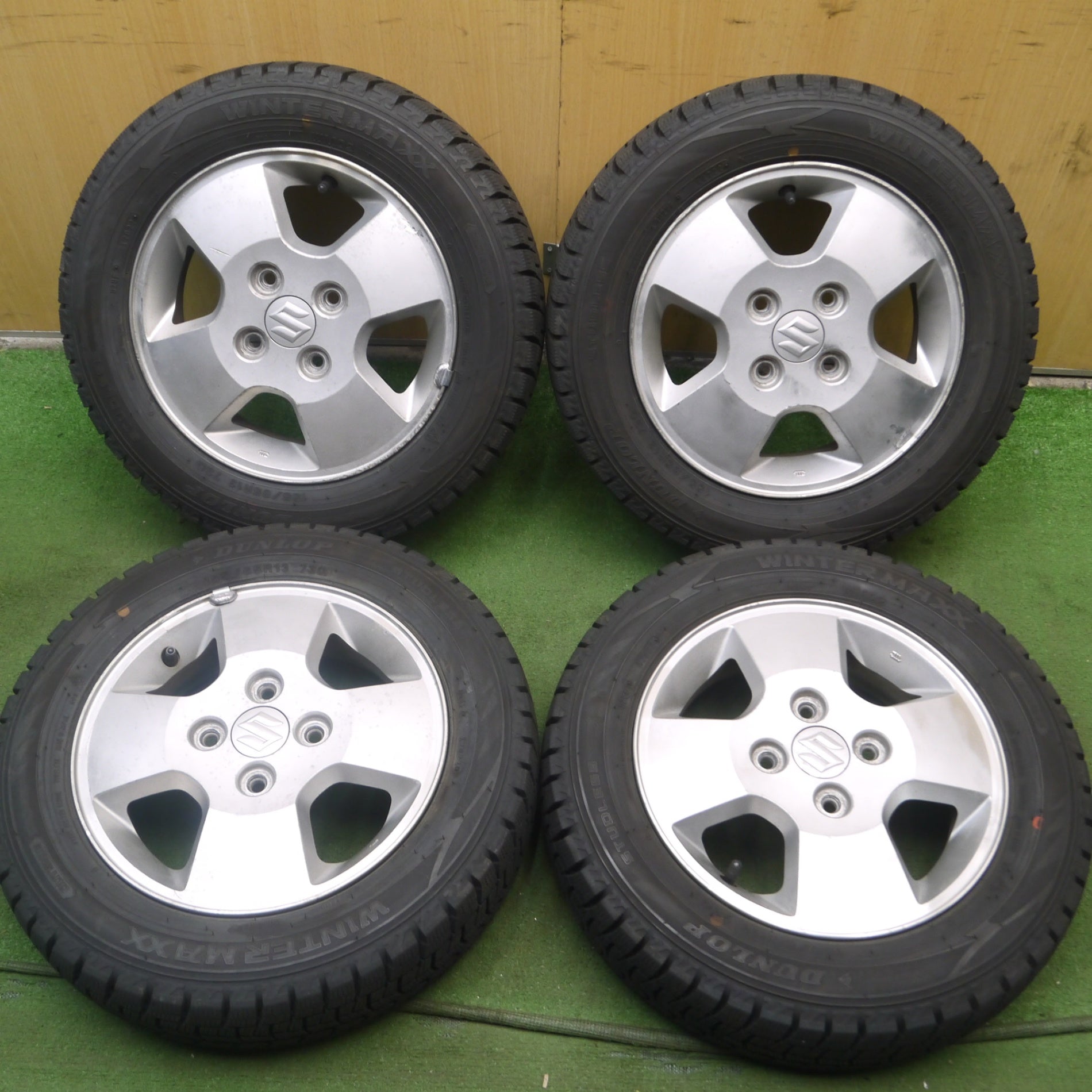 ダンロップ(DUNLOP) ☆ほぼ新品溝！☆ 155/65R13 スタッドレス 