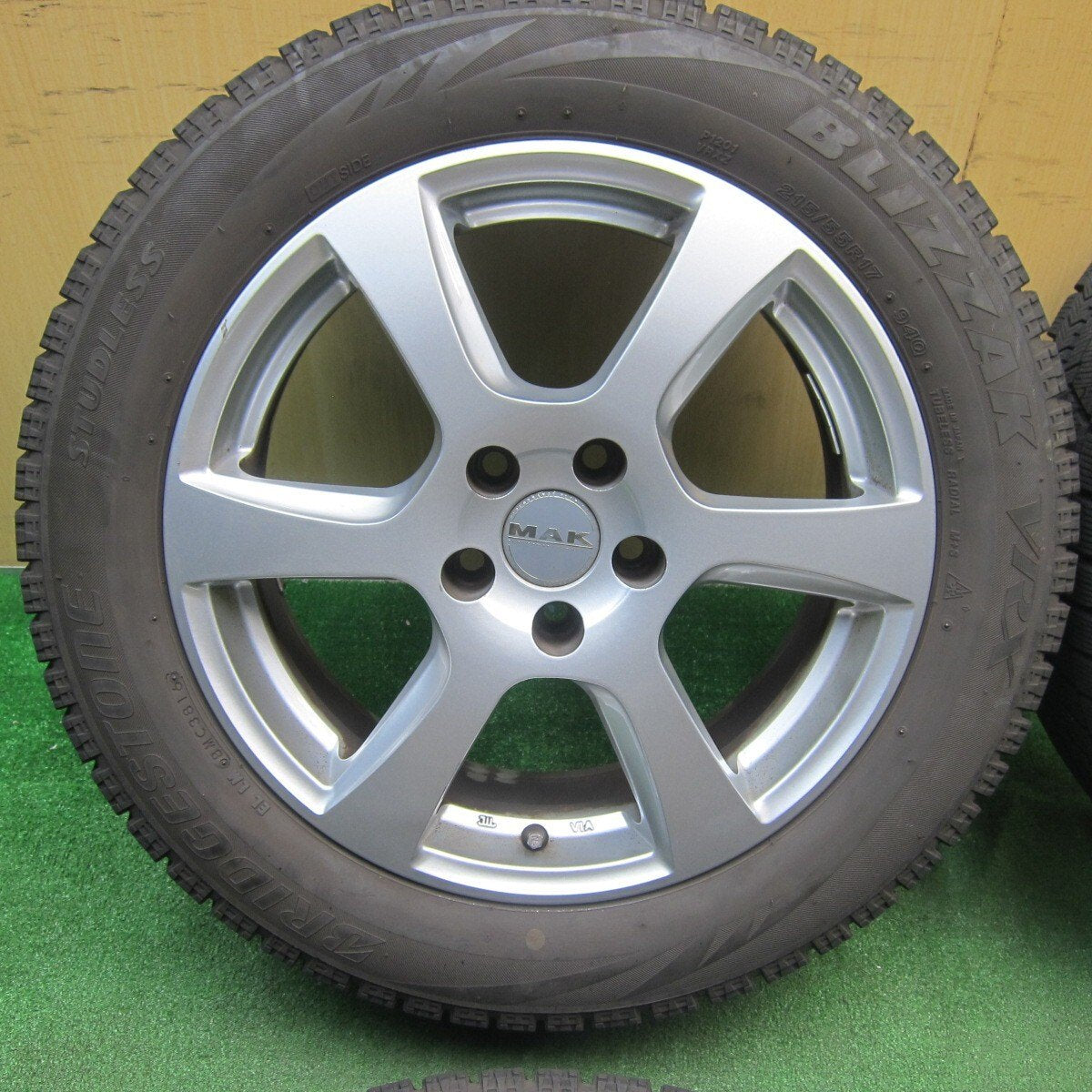 4本★FIAT フィアット等 MAK VINCI 215/55R17 スタッドレス ブリヂストン ブリザック VRX ヴィンチー PCD110/5H★5031403TNス