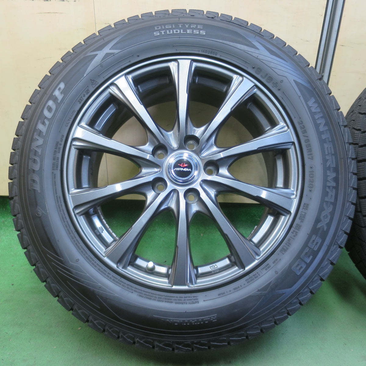 バリ溝！24年！キレイ！9.5分★スタッドレス 225/65R17 ダンロップ ウインターマックス SJ8 SJ8+ AIRNOVA エアノヴァ 17インチ PCD114.3/5H★6041803イノ