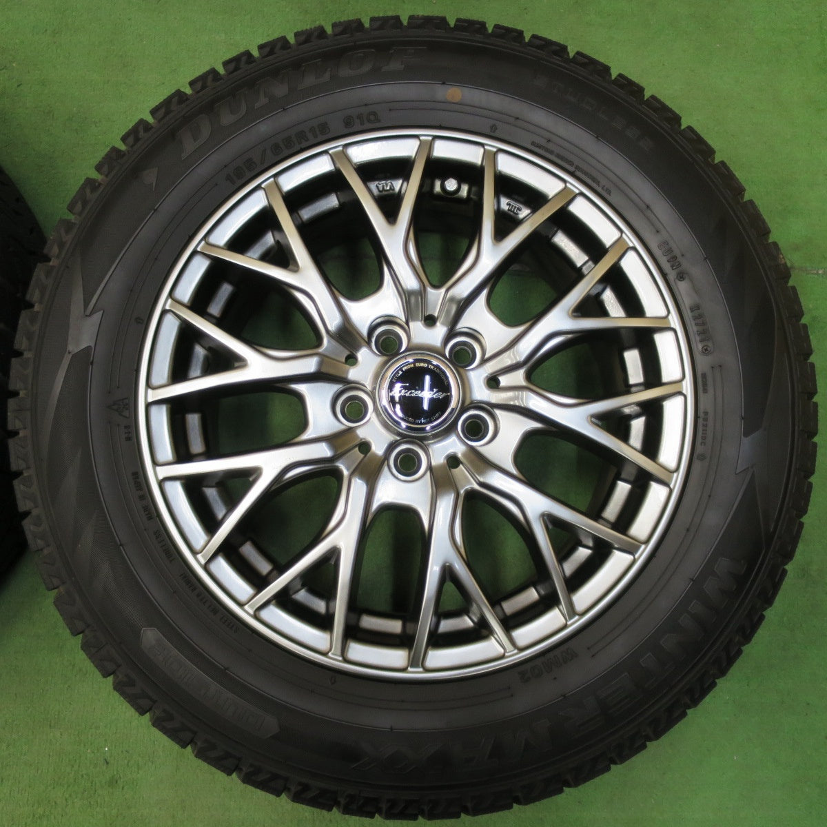[送料無料] バリ溝！21年！キレイ！9.5分★プリウス 等 195/65R15 スタッドレス ダンロップ ウインターマックス WM02 Exceeder エクシーダー 15インチ PCD100/5H★5012809イス
